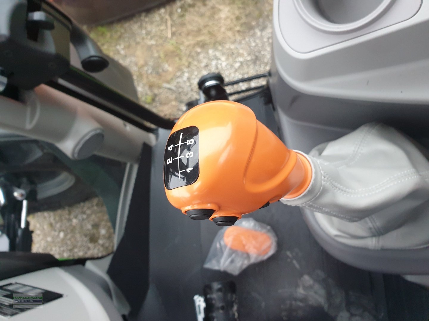 Traktor typu Deutz-Fahr 6125 C Powershift -Aktionspreis-, Neumaschine w Diessen (Zdjęcie 13)