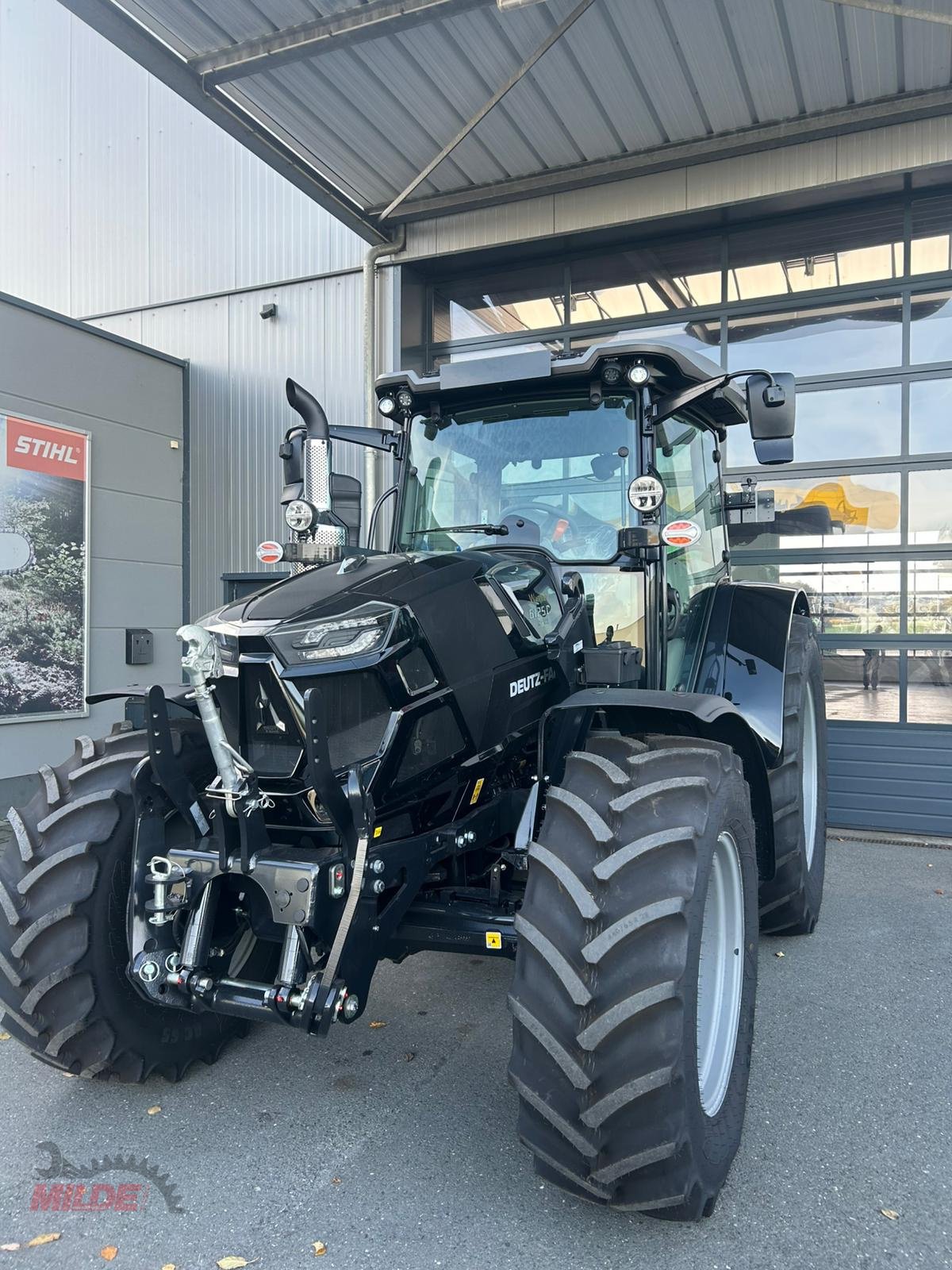Traktor typu Deutz-Fahr 6125 C RV Shift "Warrior Schwarz", Neumaschine v Creußen (Obrázek 1)