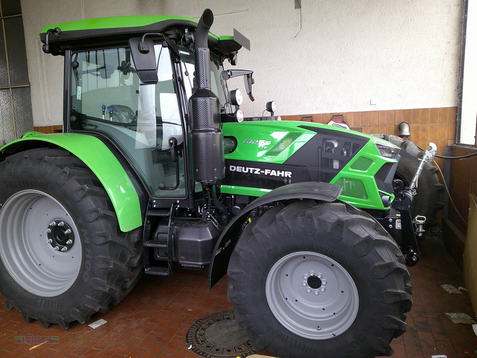 Traktor des Typs Deutz-Fahr 6125 C TTV stufenlos "Abverkauf Werks/Ausstellungsmaschine", Neumaschine in Buchdorf (Bild 1)