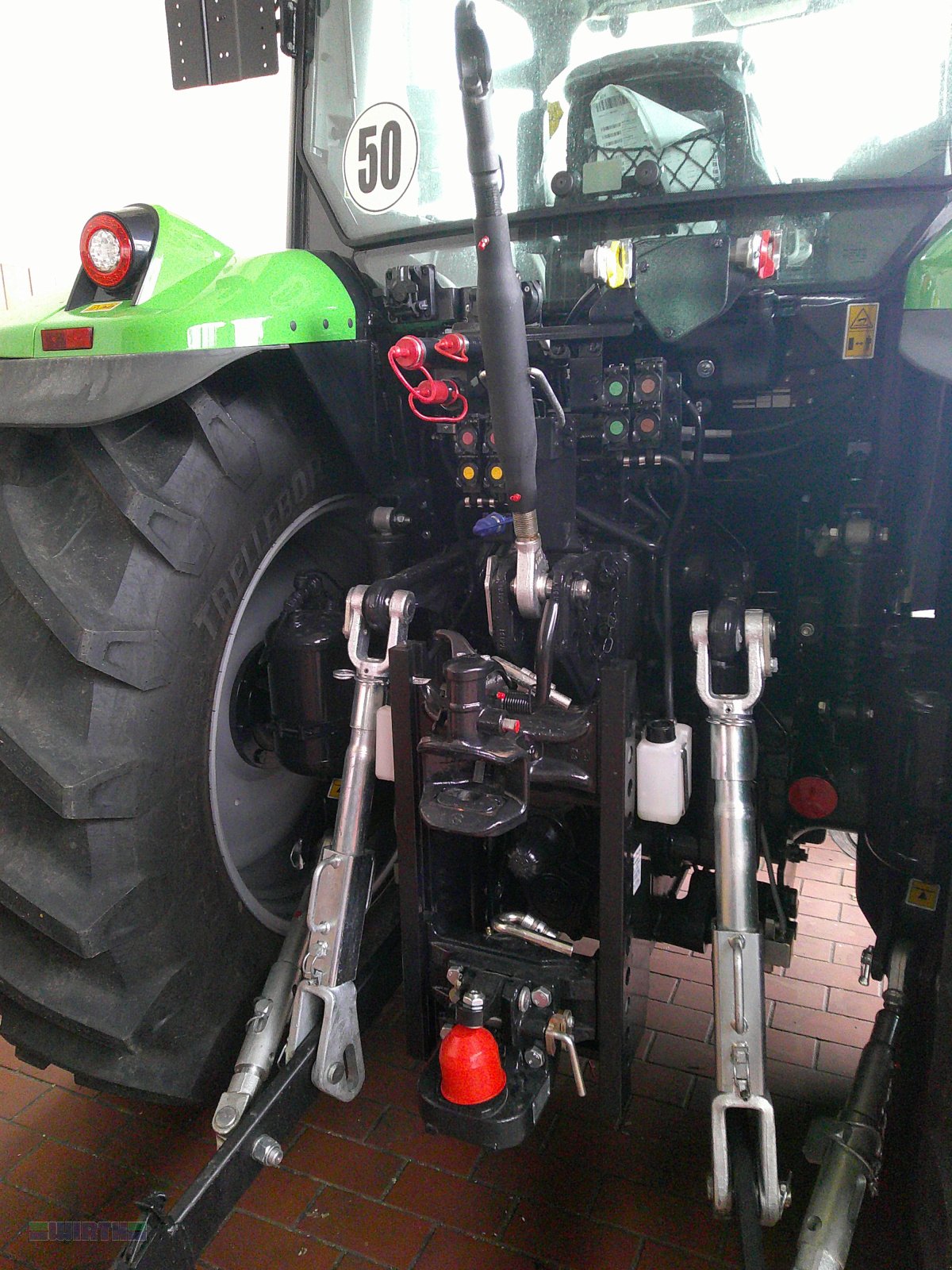 Traktor des Typs Deutz-Fahr 6125 C TTV stufenlos "Abverkauf Werks/Ausstellungsmaschine", Neumaschine in Buchdorf (Bild 3)