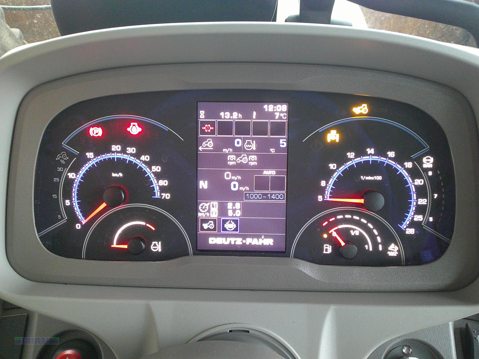 Traktor des Typs Deutz-Fahr 6125 C TTV stufenlos "Abverkauf Werks/Ausstellungsmaschine", Neumaschine in Buchdorf (Bild 11)