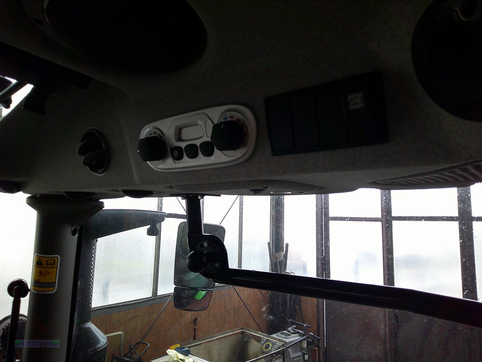 Traktor des Typs Deutz-Fahr 6125 C TTV stufenlos "Abverkauf Werks/Ausstellungsmaschine", Neumaschine in Buchdorf (Bild 14)