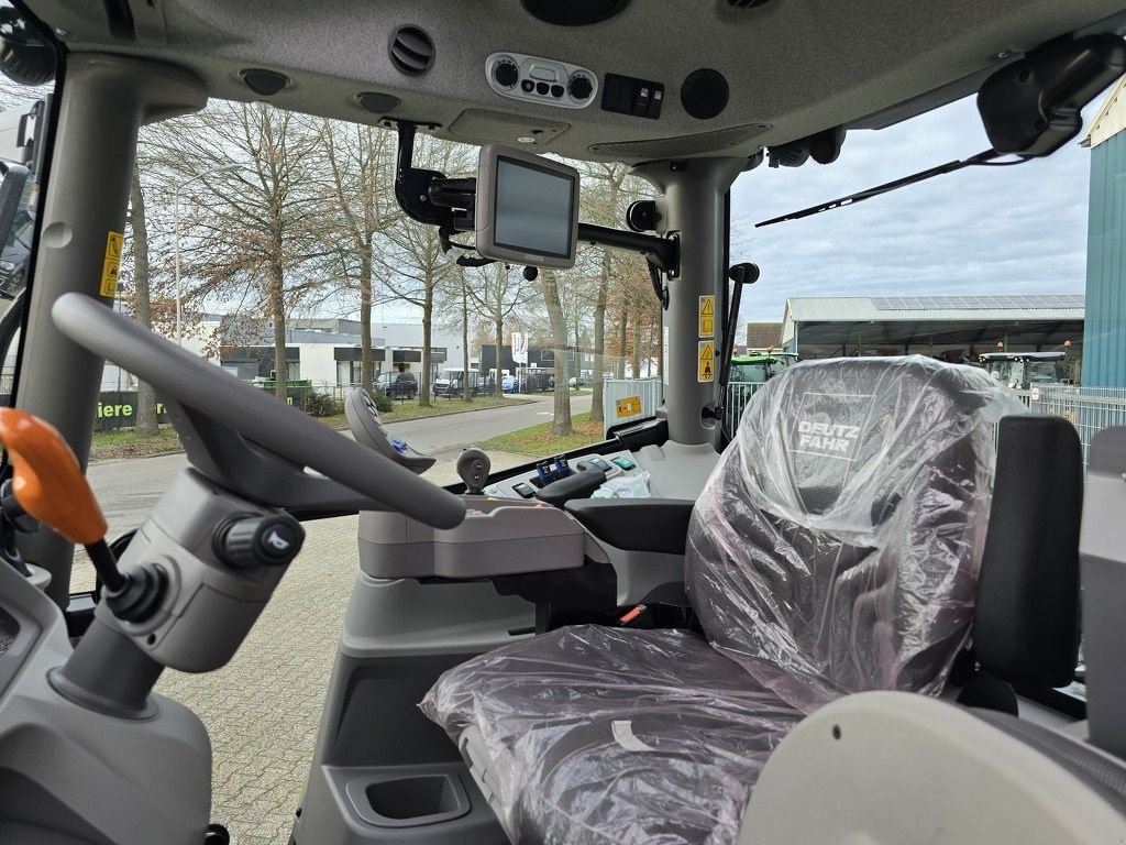 Traktor des Typs Deutz-Fahr 6125 C TTV, Neumaschine in Druten (Bild 8)