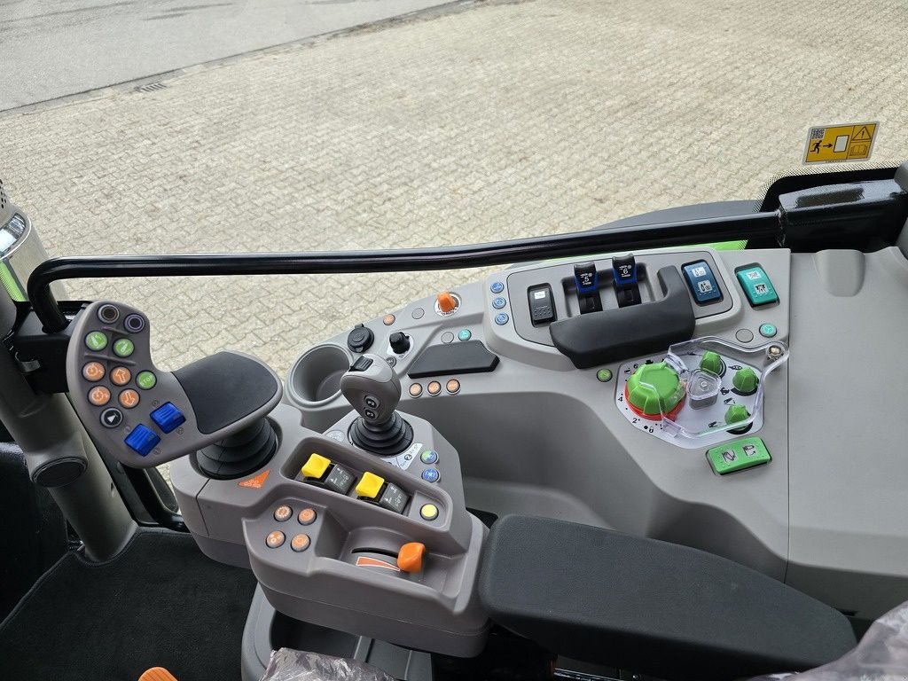 Traktor des Typs Deutz-Fahr 6125 C TTV, Neumaschine in Druten (Bild 9)