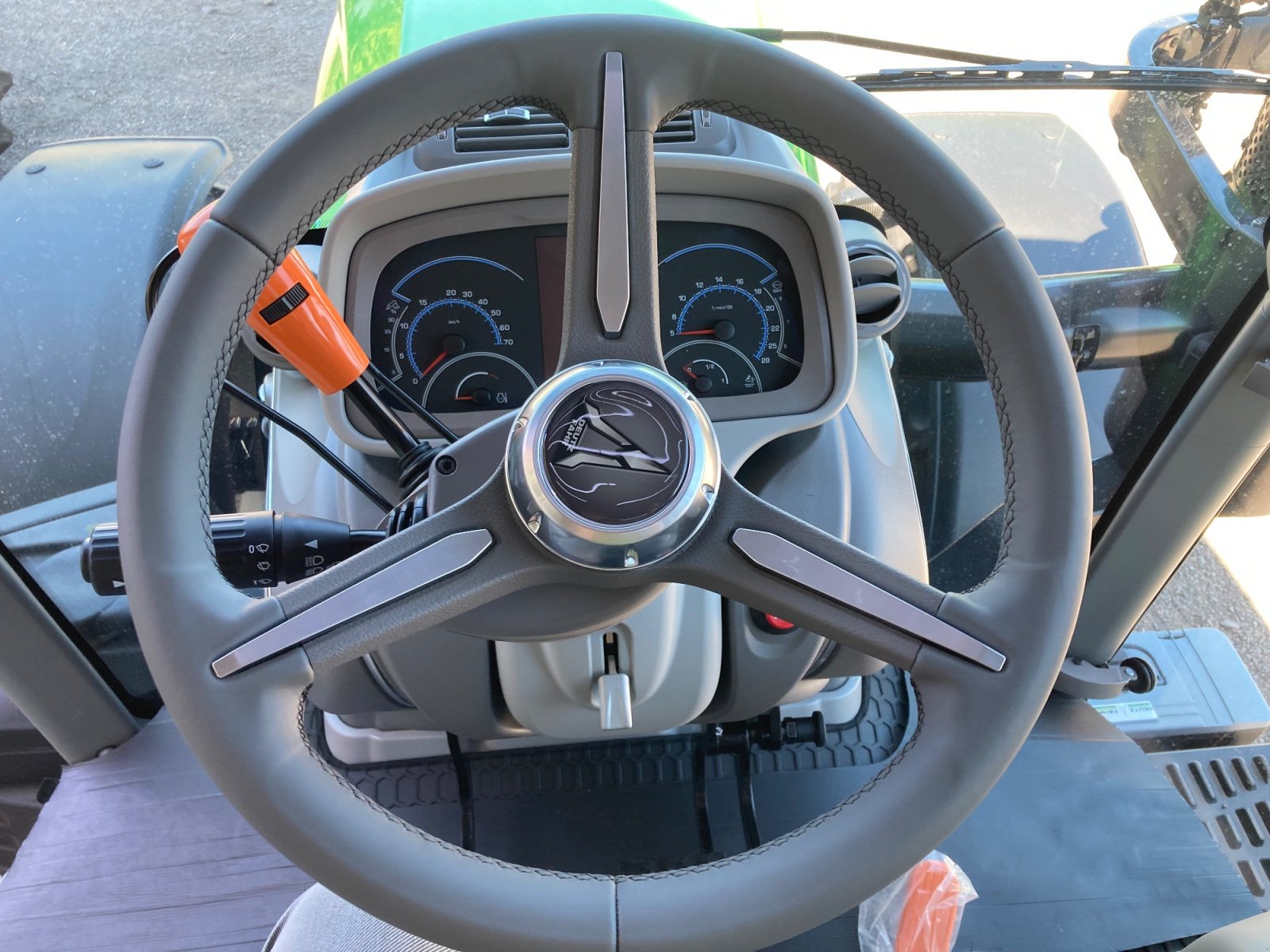 Traktor типа Deutz-Fahr 6125 C, Neumaschine в Jüterbog (Фотография 3)