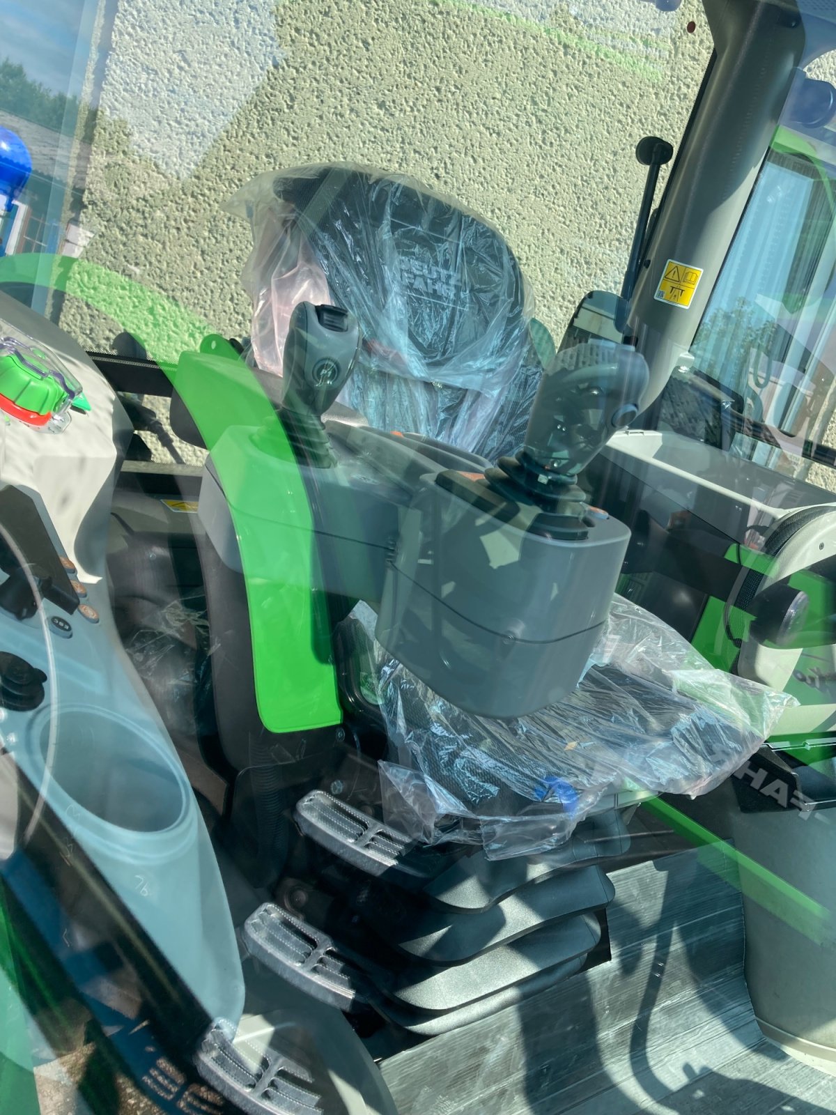 Traktor типа Deutz-Fahr 6125 C, Neumaschine в Jüterbog (Фотография 4)