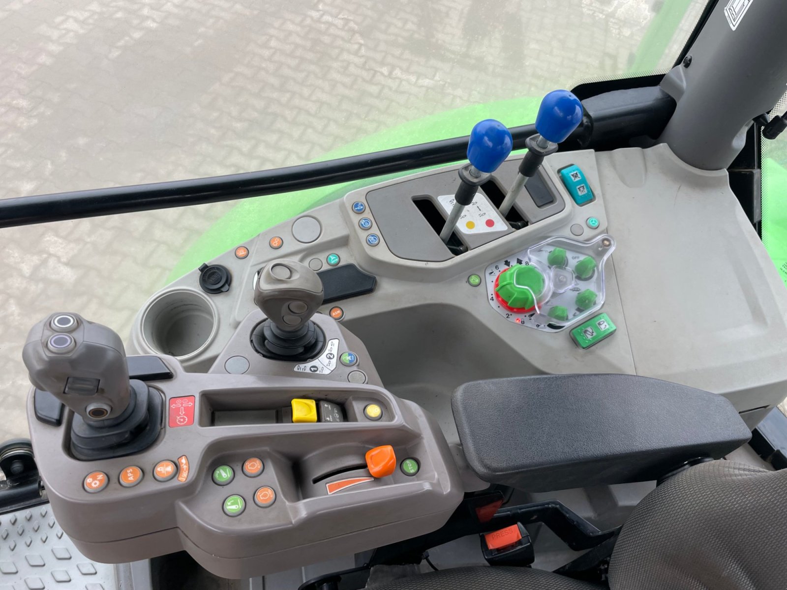 Traktor типа Deutz-Fahr 6125C RV Shift, Gebrauchtmaschine в Dannstadt-Schauernheim (Фотография 11)