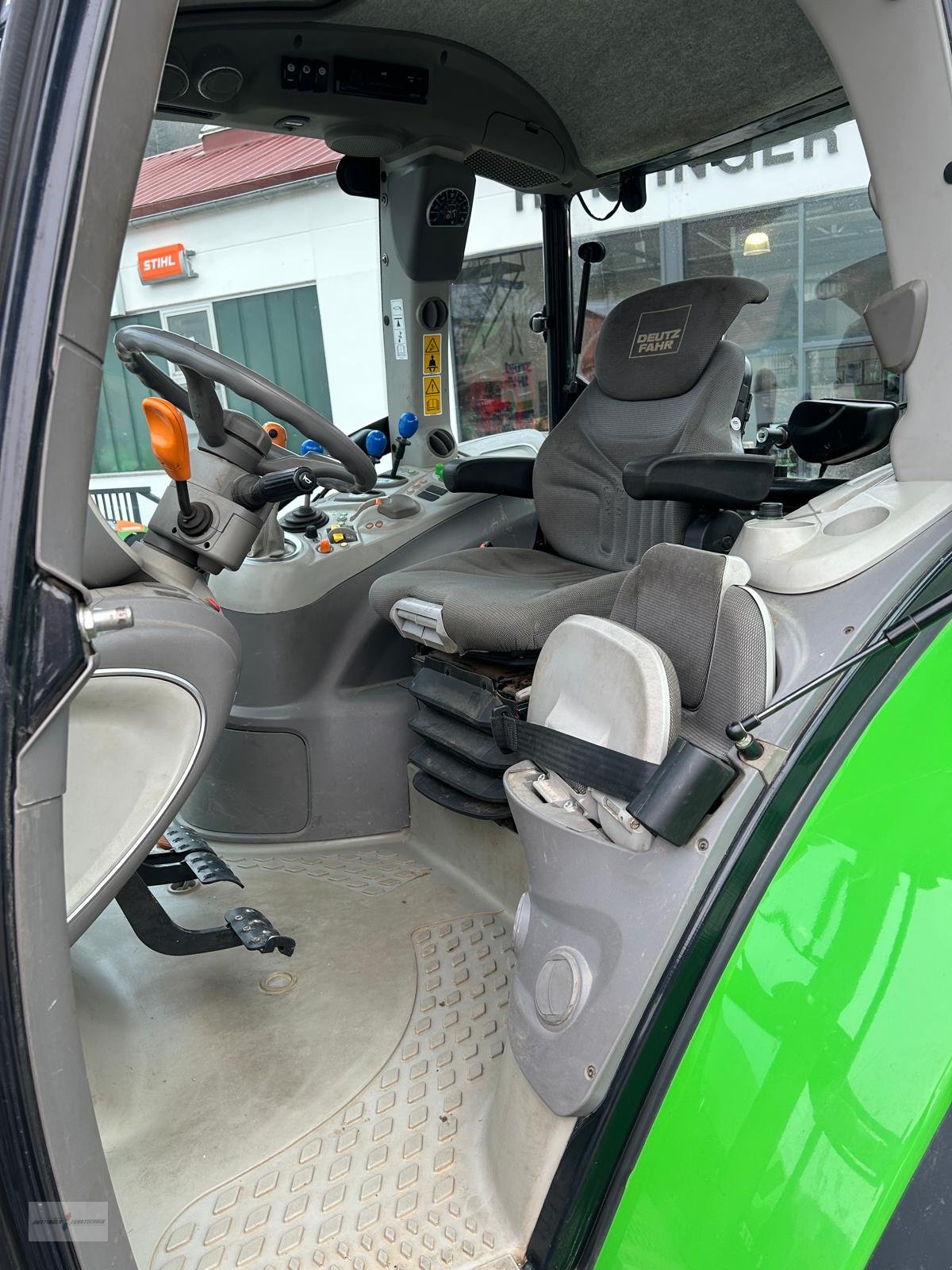 Traktor типа Deutz-Fahr 6130, Gebrauchtmaschine в Treuchtlingen (Фотография 10)