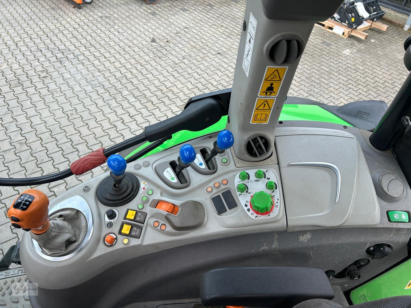 Traktor типа Deutz-Fahr 6130, Gebrauchtmaschine в Treuchtlingen (Фотография 14)