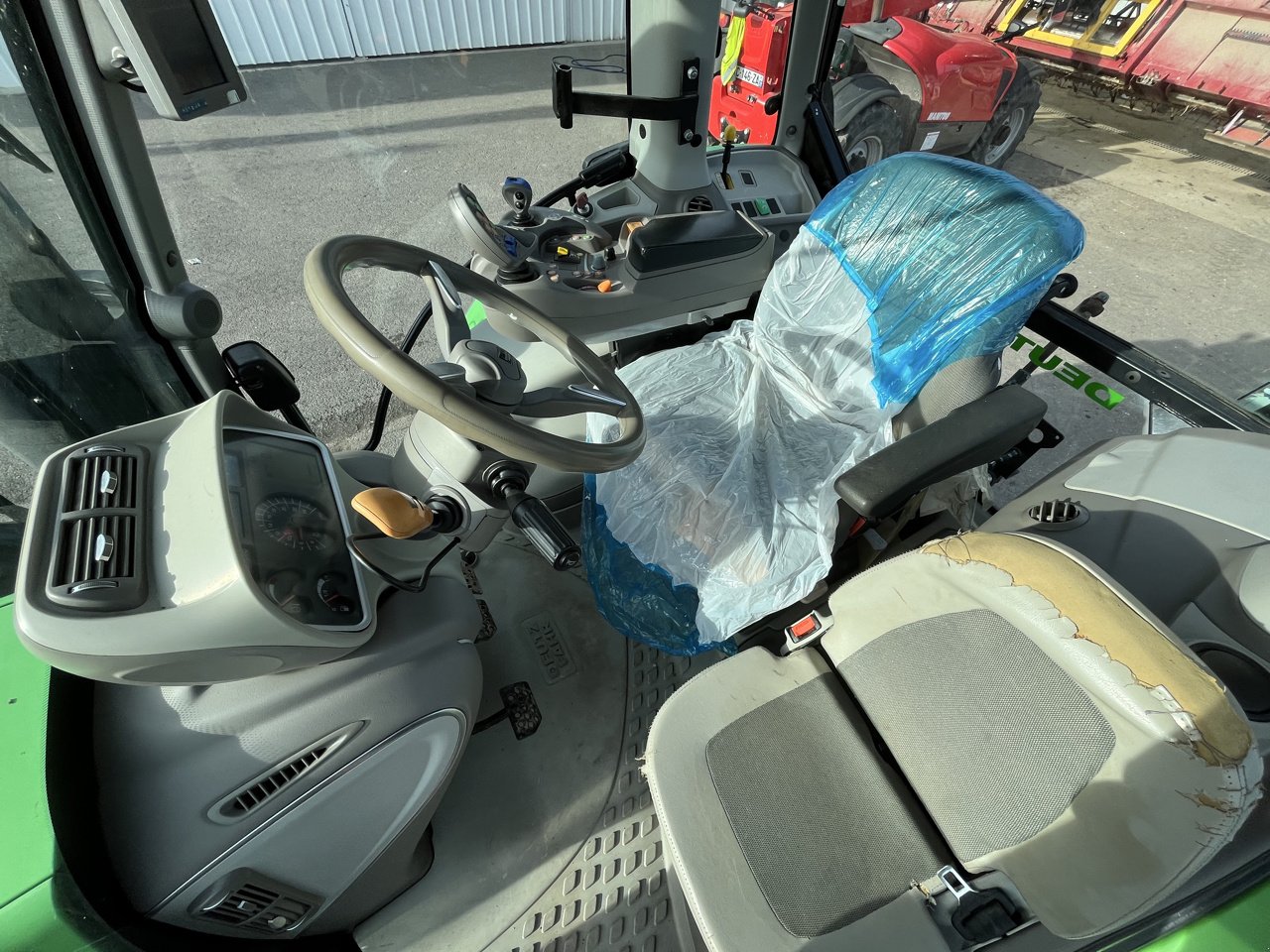 Traktor a típus Deutz-Fahr 6130.4 AGROTRON TTV, Gebrauchtmaschine ekkor: VERT TOULON (Kép 2)