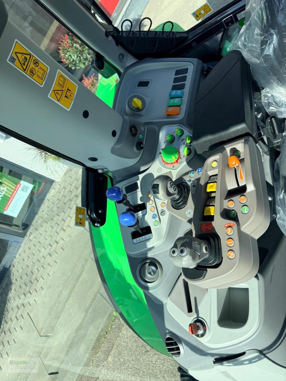 Traktor типа Deutz-Fahr 6130.4 RV SHIFT, Neumaschine в Uhingen (Фотография 5)