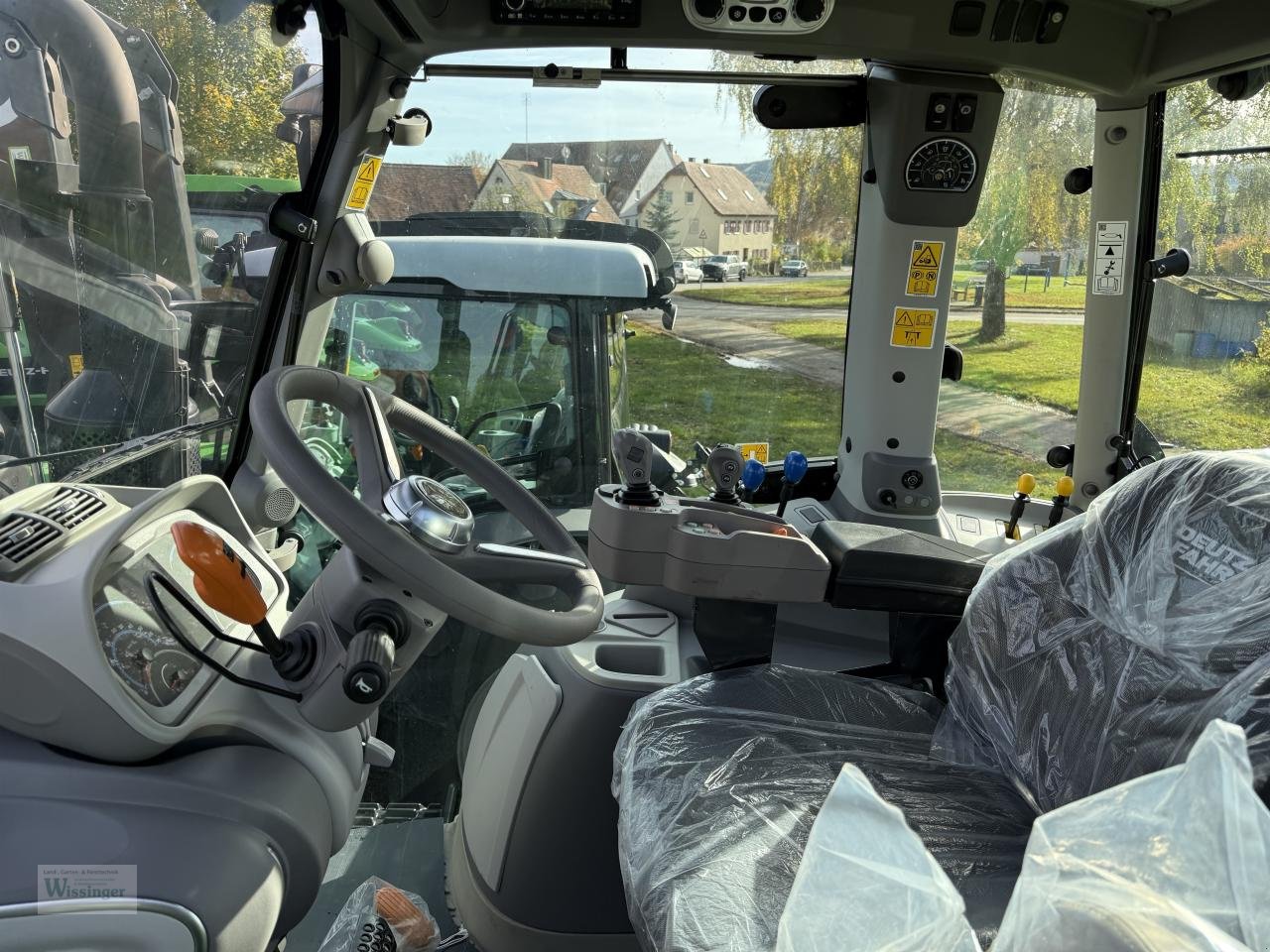 Traktor van het type Deutz-Fahr 6130.4 RVSHIFT, Neumaschine in Thalmässing (Foto 5)