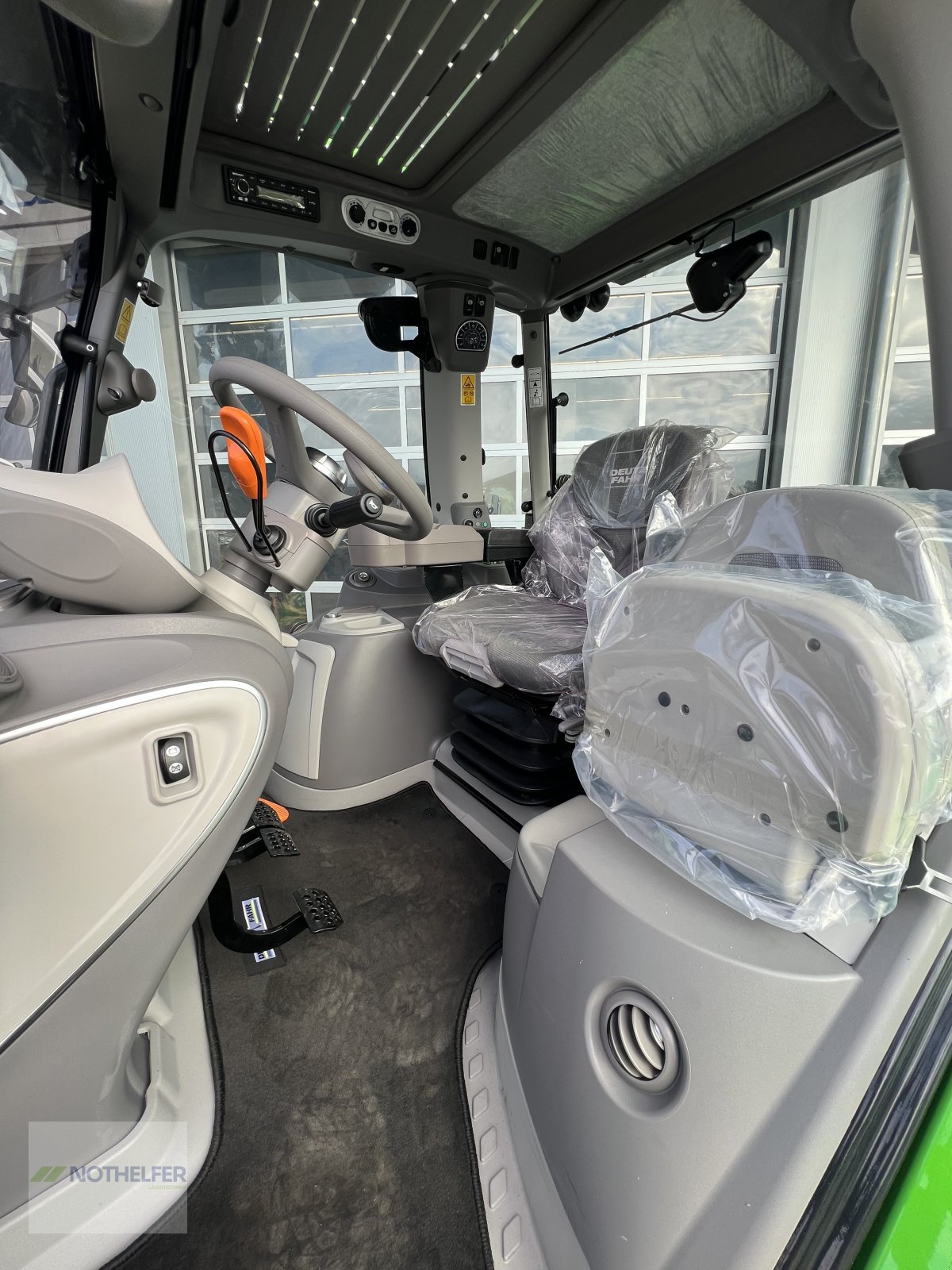 Traktor a típus Deutz-Fahr 6130.4 TTV *Vorführer*, Neumaschine ekkor: Pforzen (Kép 12)