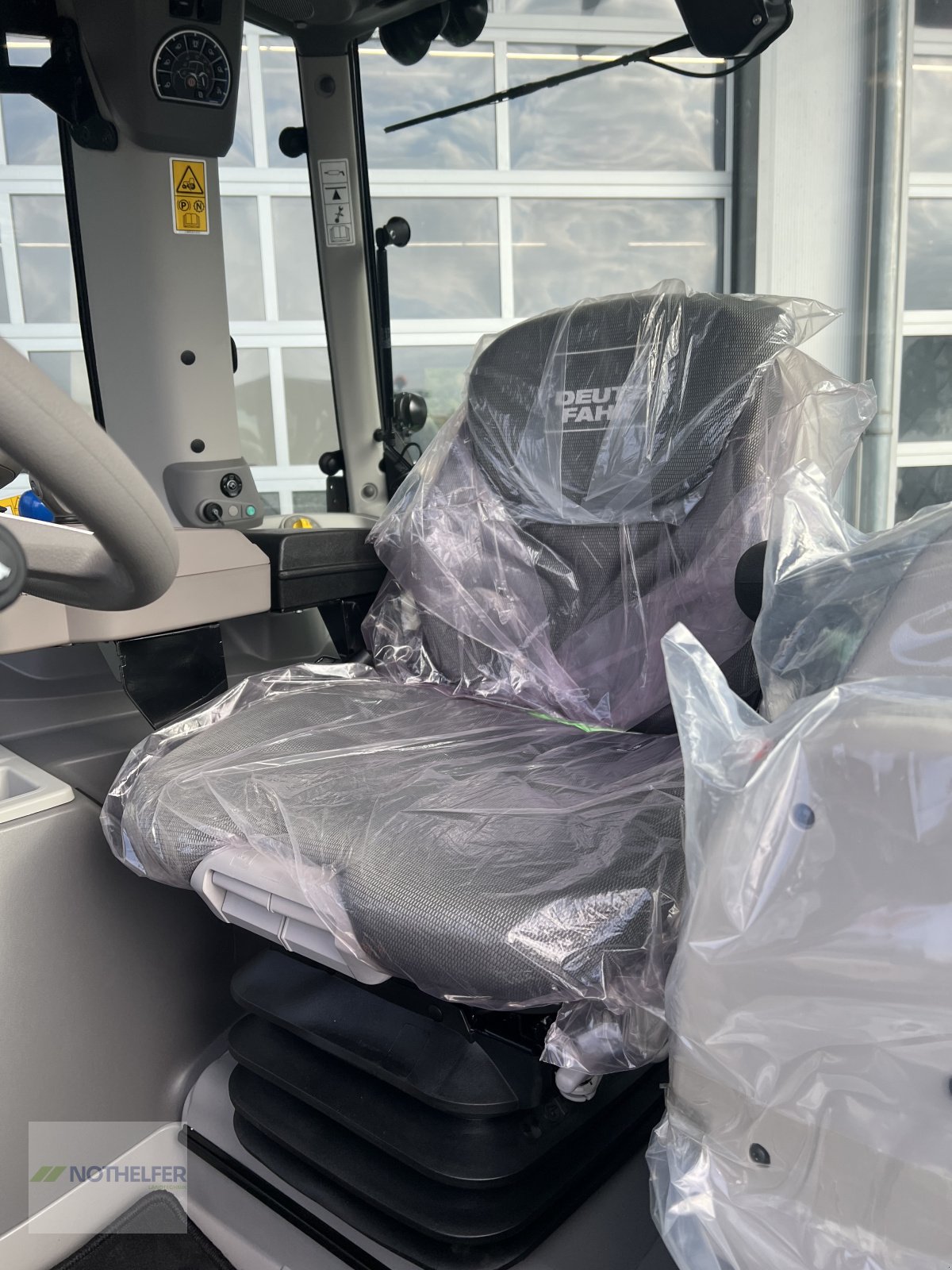 Traktor a típus Deutz-Fahr 6130.4 TTV *Vorführer*, Neumaschine ekkor: Pforzen (Kép 13)