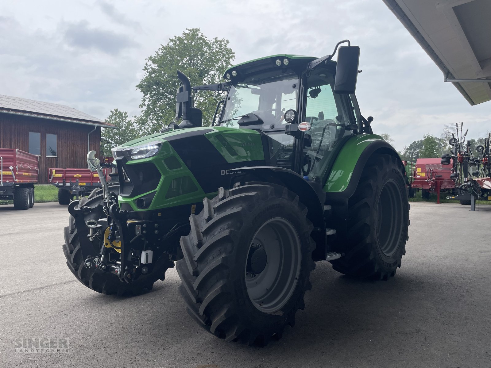 Traktor des Typs Deutz-Fahr 6130.4 TTV Vorführer, Neumaschine in Ebenhofen (Bild 9)