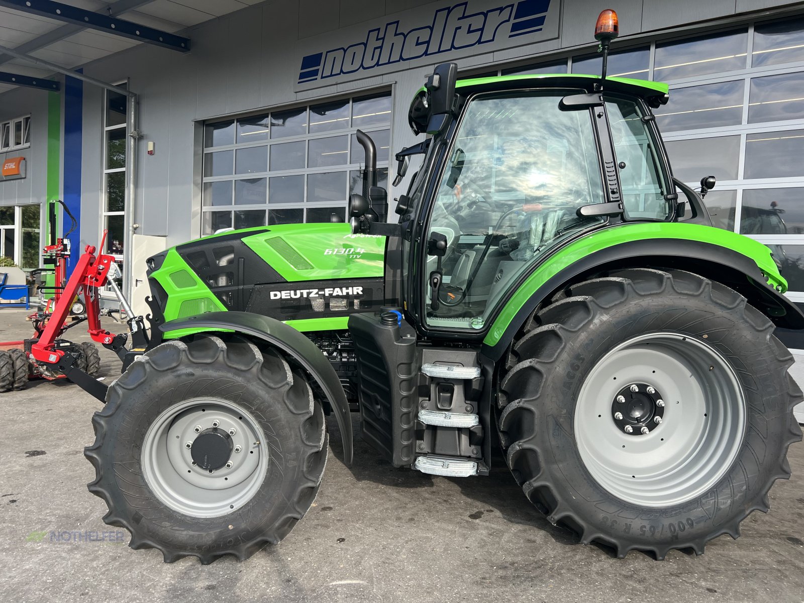 Traktor des Typs Deutz-Fahr 6130.4 TTV, Neumaschine in Pforzen (Bild 4)