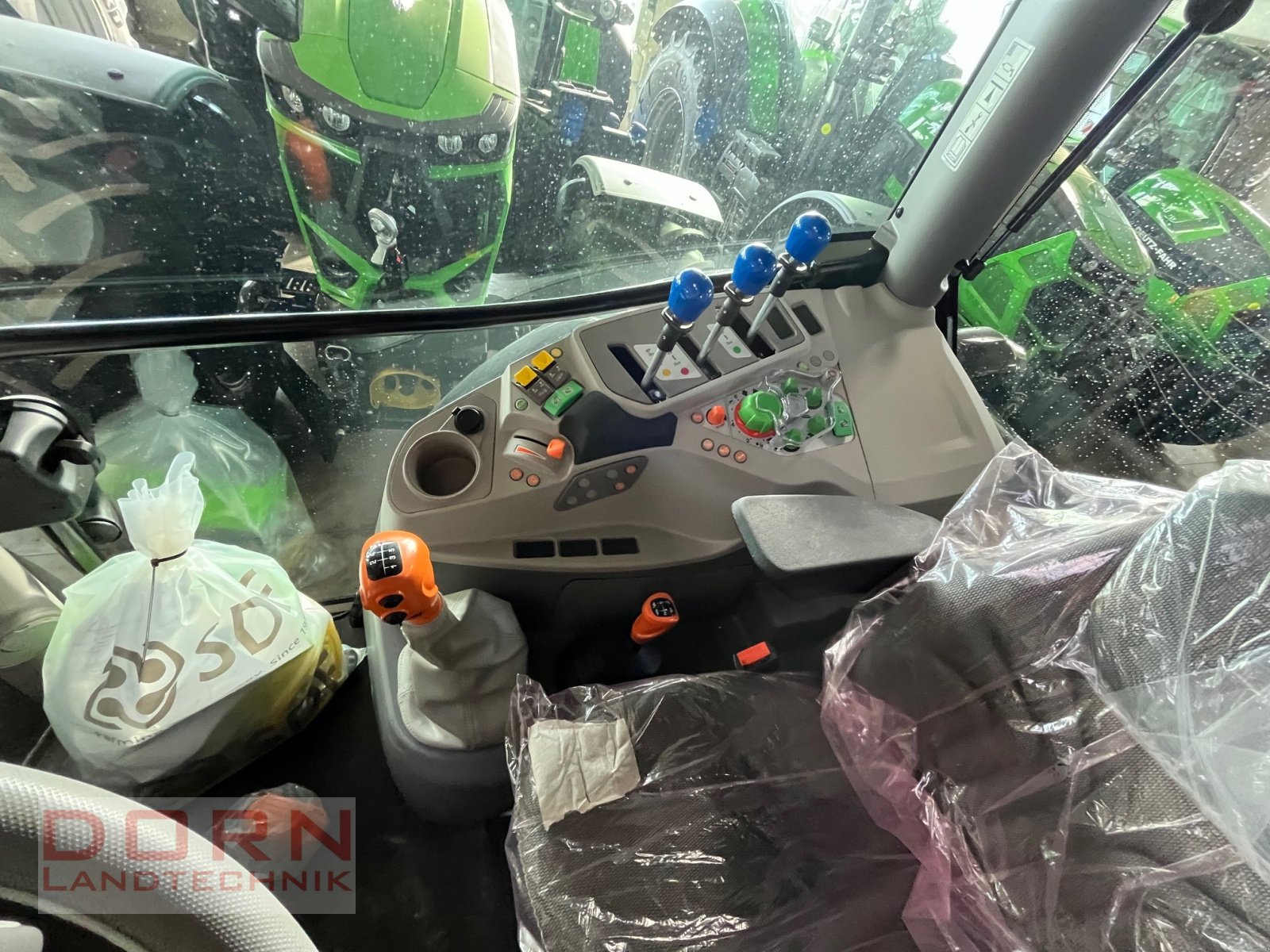 Traktor of the type Deutz-Fahr 6135 C mit Deutz Motor bis 5 Jahre 0%, Neumaschine in Bruckberg (Picture 5)