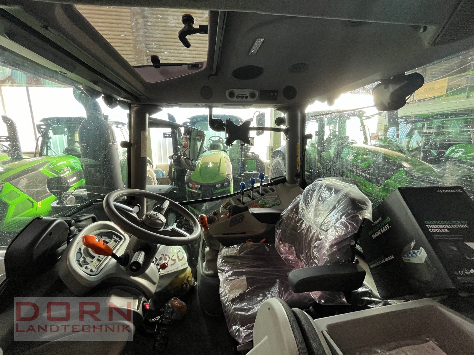 Traktor of the type Deutz-Fahr 6135 C mit Deutz Motor bis 5 Jahre 0%, Neumaschine in Bruckberg (Picture 6)