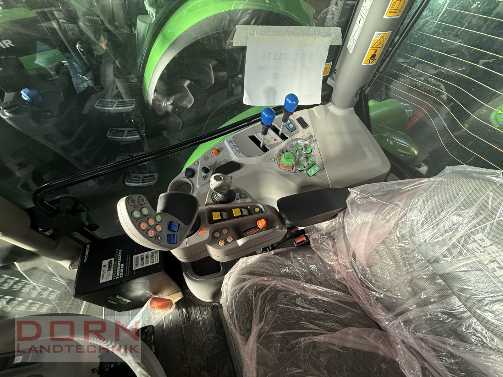 Traktor του τύπου Deutz-Fahr 6135 c TTV Aktion Java Grün, Neumaschine σε Bruckberg (Φωτογραφία 7)