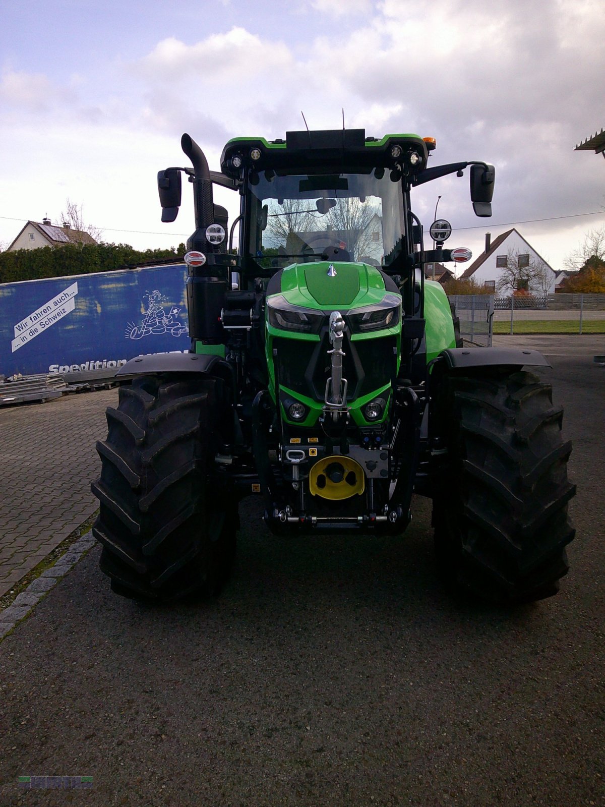 Traktor typu Deutz-Fahr 6135 C TTV stufenlos - Vorführer, 10.000,00 Euro sparen, Neumaschine v Buchdorf (Obrázek 5)