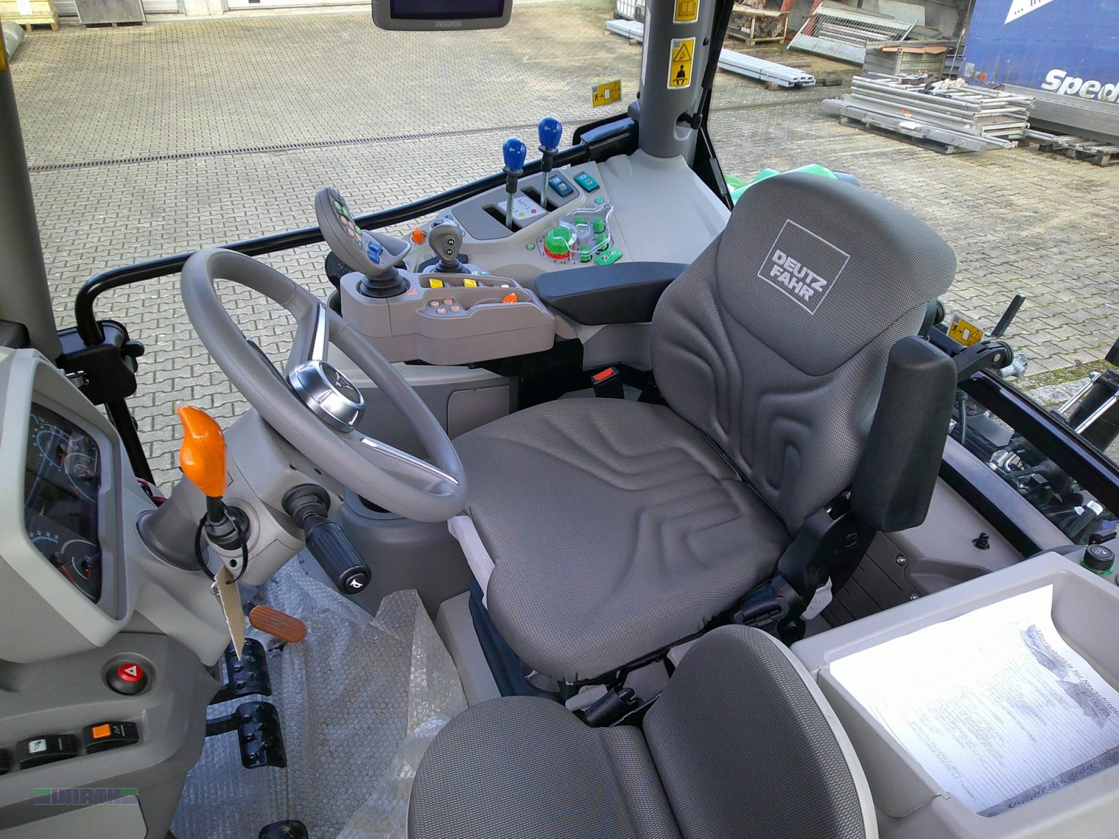 Traktor typu Deutz-Fahr 6135 C TTV stufenlos - Vorführer, 10.000,00 Euro sparen, Neumaschine v Buchdorf (Obrázek 15)