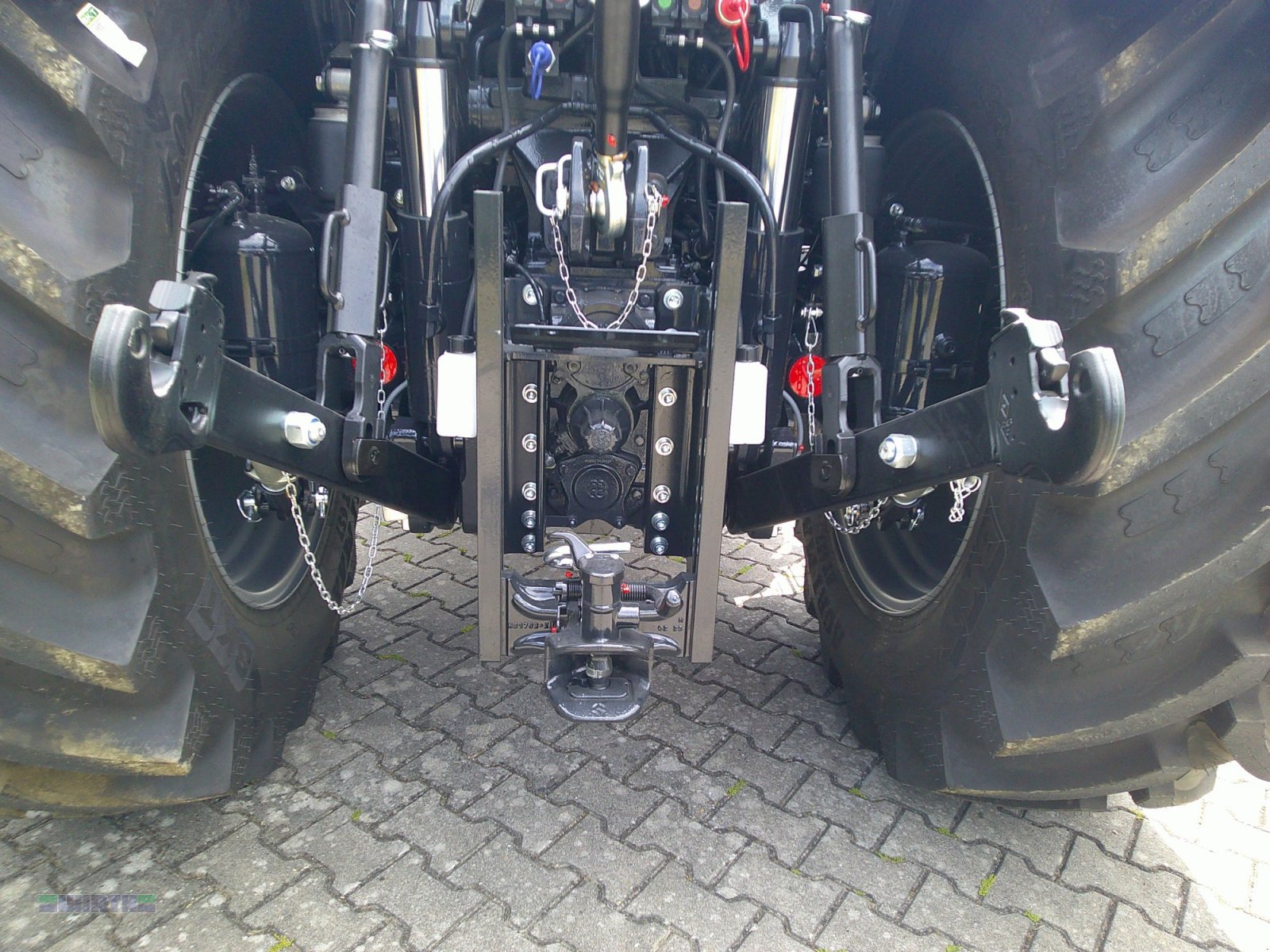 Traktor des Typs Deutz-Fahr 6135 C TTV "stufenlos WARRIOR", Javagün, Frontlader - Aktion ohne Mehrkosten -, Neumaschine in Buchdorf (Bild 10)