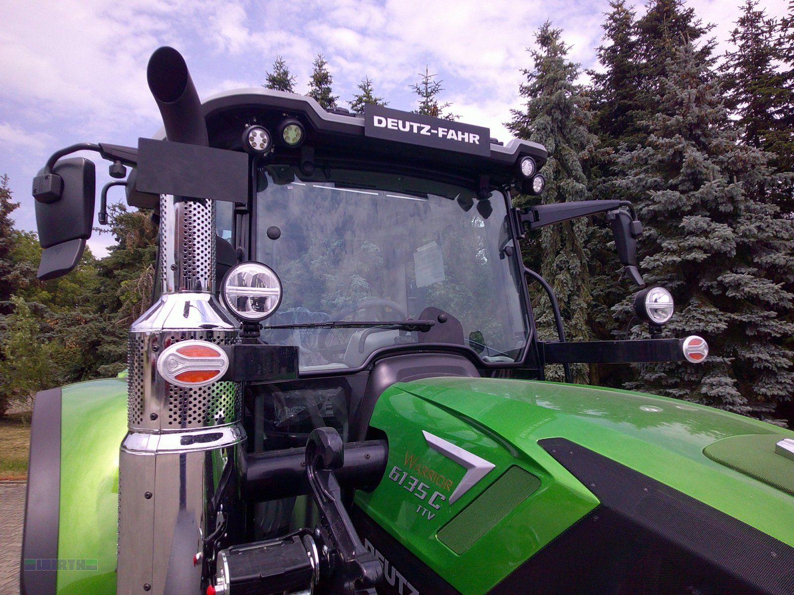 Traktor des Typs Deutz-Fahr 6135 C TTV "stufenlos WARRIOR", Javagün, Frontlader - Aktion ohne Mehrkosten -, Neumaschine in Buchdorf (Bild 12)