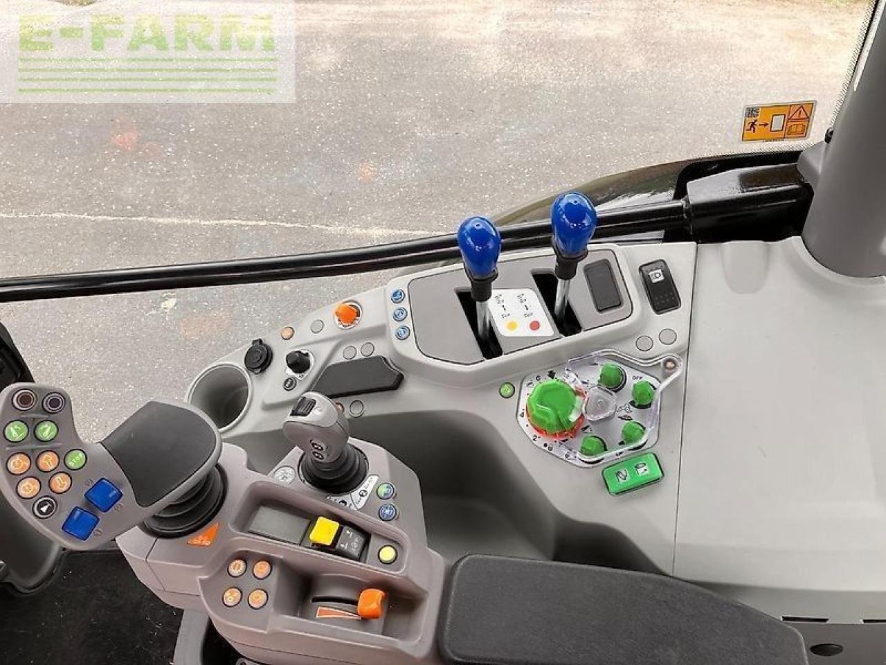 Traktor του τύπου Deutz-Fahr 6135 C TTV TTV, Gebrauchtmaschine σε Hamburg (Φωτογραφία 16)