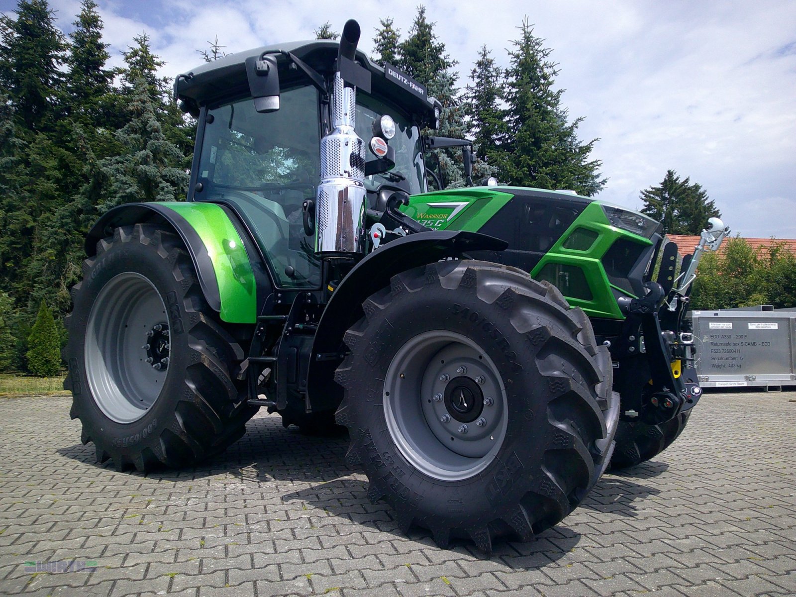 Traktor от тип Deutz-Fahr 6135 C TTV, Warrior Java grün, auf Wunsch Frontladerschwinge kostenlos, Neumaschine в Buchdorf (Снимка 1)