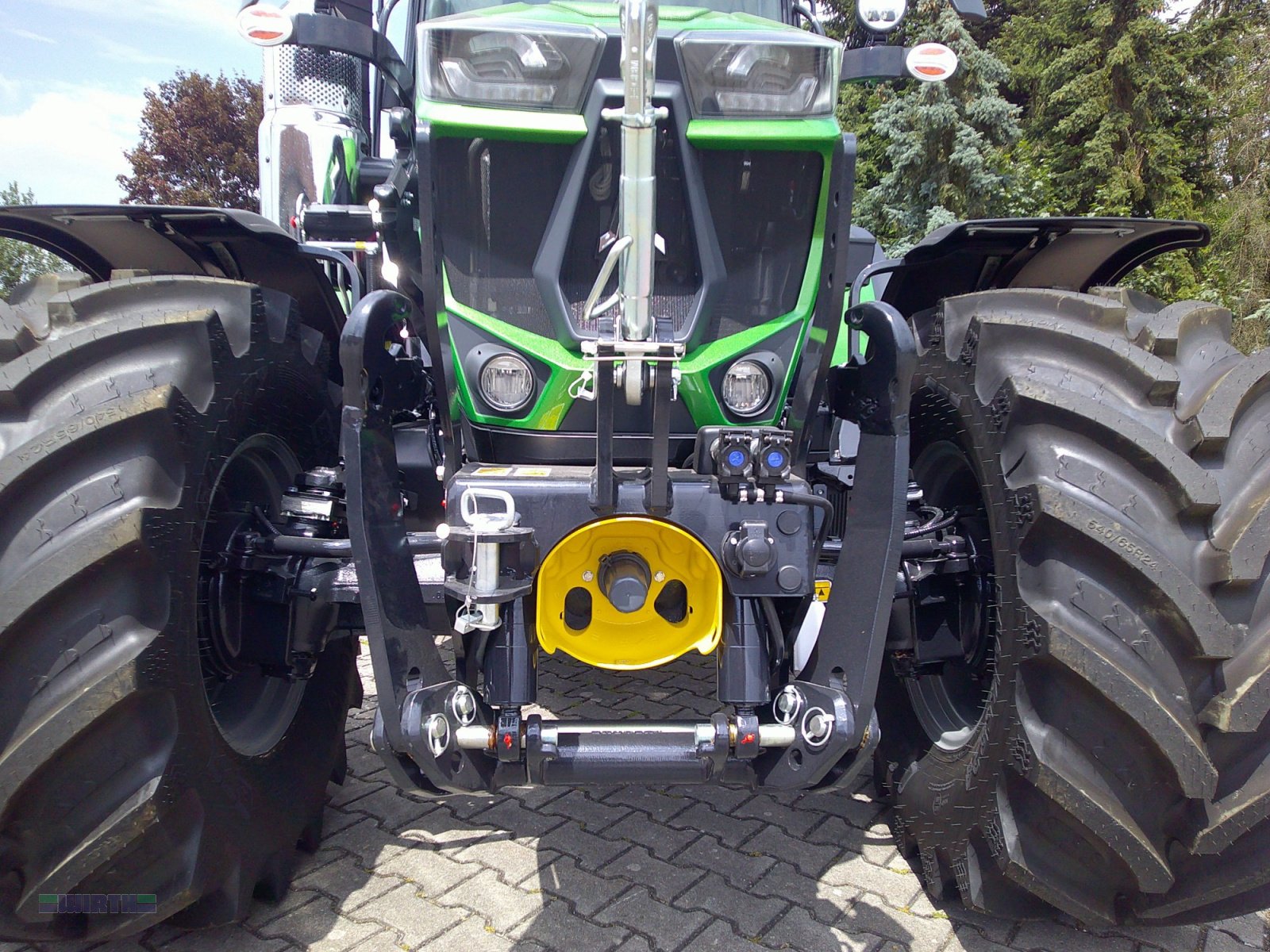 Traktor от тип Deutz-Fahr 6135 C TTV, Warrior Java grün, auf Wunsch Frontladerschwinge kostenlos, Neumaschine в Buchdorf (Снимка 4)