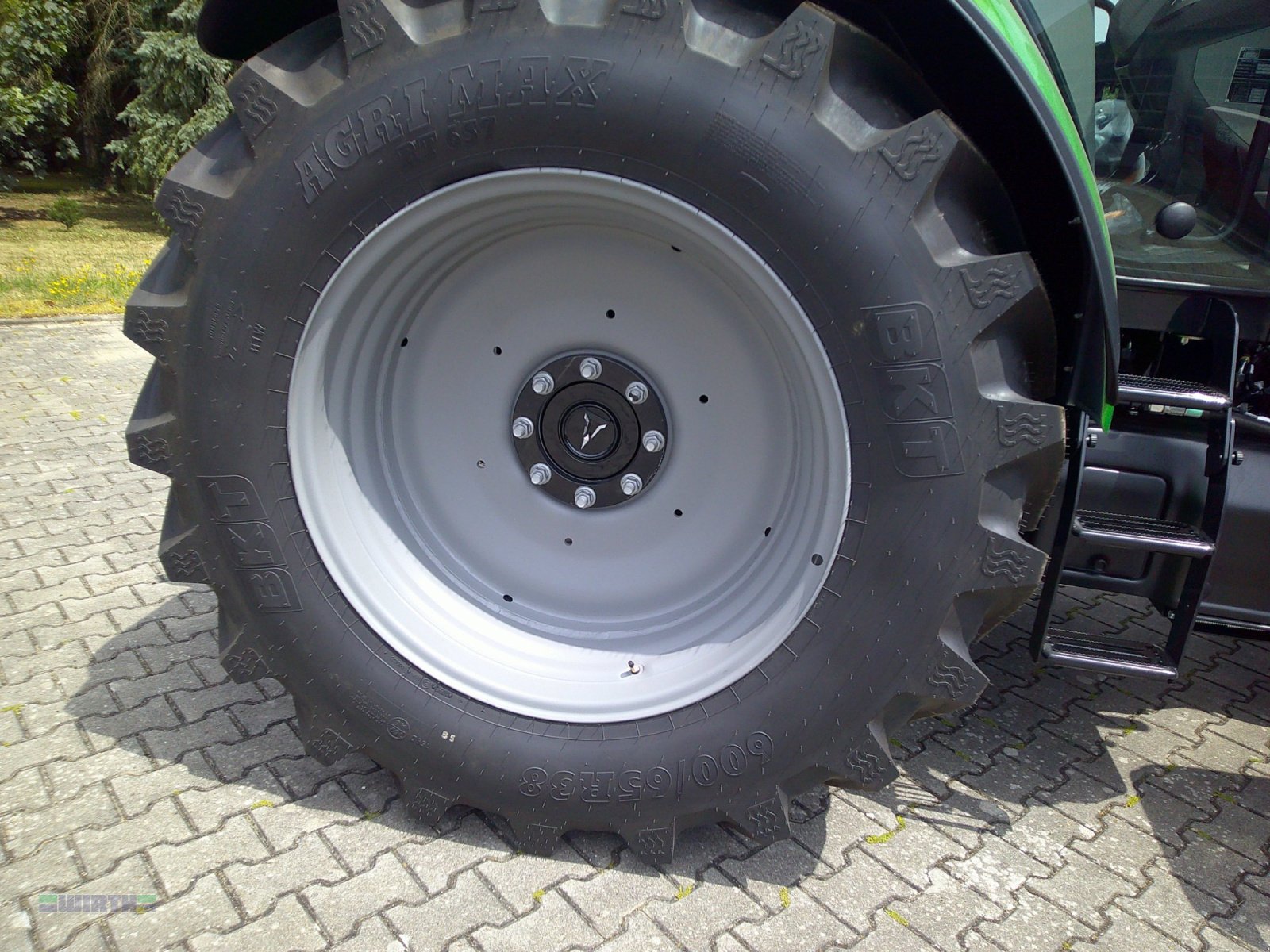 Traktor van het type Deutz-Fahr 6135 C TTV "Warrior Java grün" Frontlader 1,00 Euro, Neumaschine in Buchdorf (Foto 20)