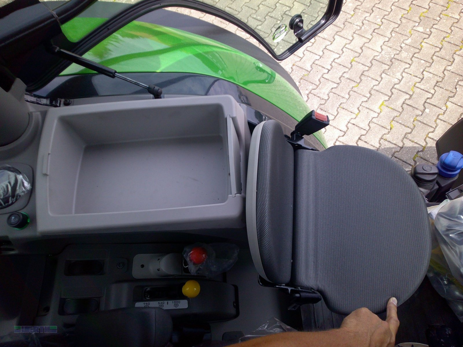 Traktor van het type Deutz-Fahr 6135 C TTV "Warrior Java grün" Frontlader 1,00 Euro, Neumaschine in Buchdorf (Foto 22)