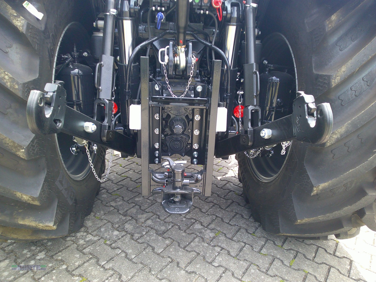 Traktor от тип Deutz-Fahr 6135 C TTV "Warrior Java grün Sondermodell" "Frontladerschwinge kostenlos", Neumaschine в Buchdorf (Снимка 15)