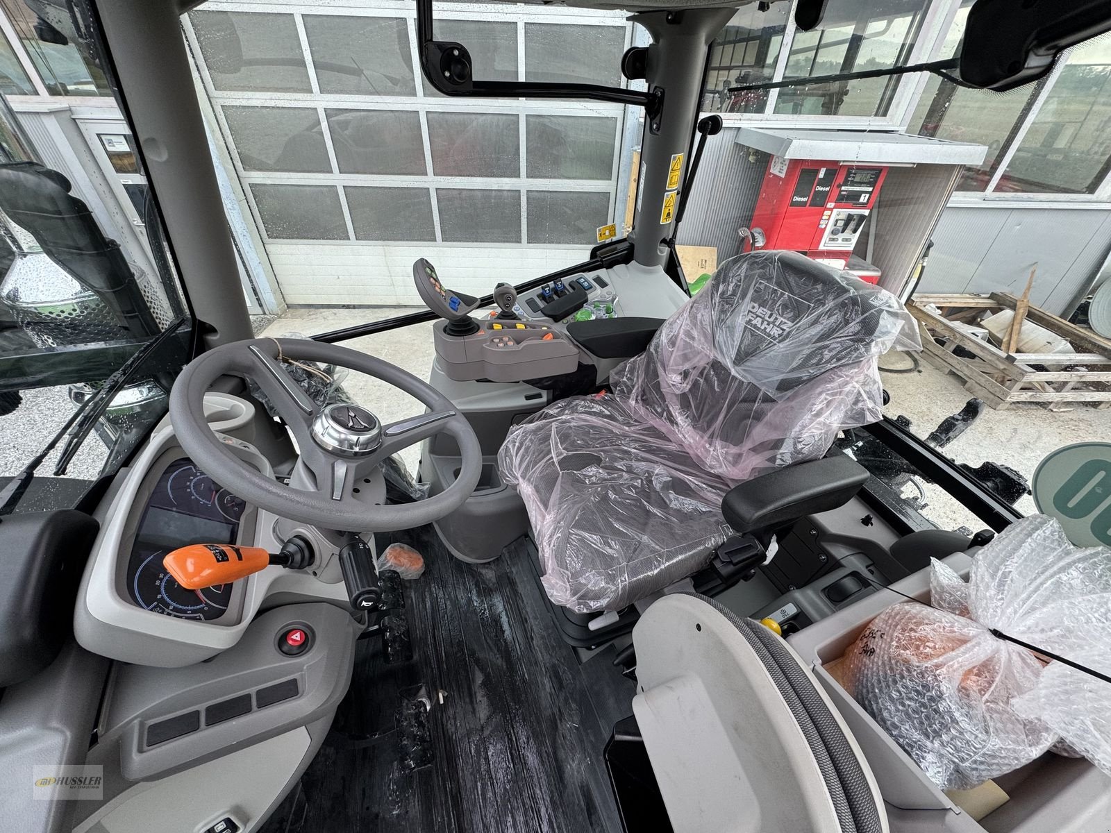 Traktor des Typs Deutz-Fahr 6135 C TTV, Neumaschine in Söding- Sankt. Johann (Bild 5)