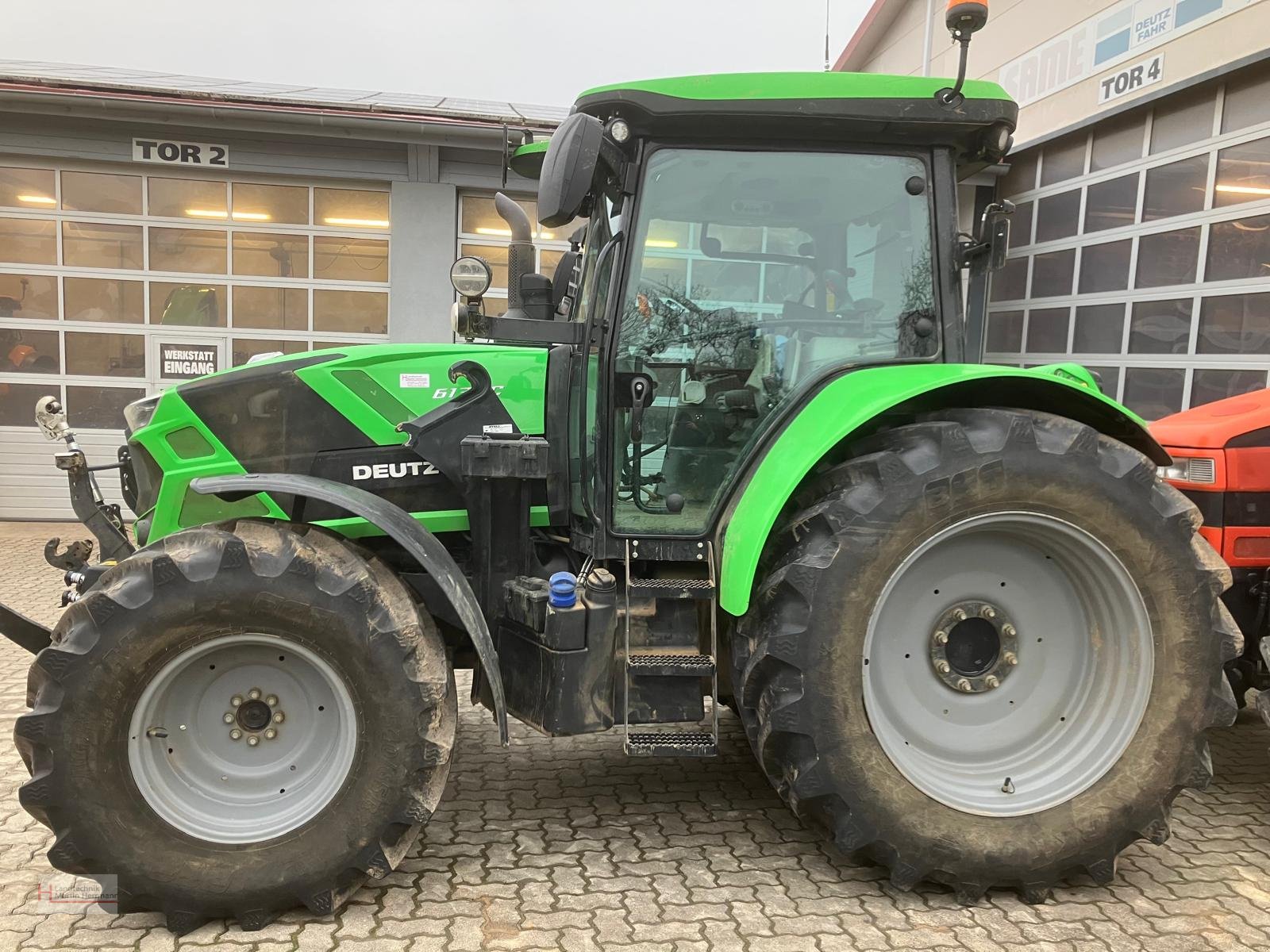 Traktor του τύπου Deutz-Fahr 6135 C TTV, Gebrauchtmaschine σε Steinfeld (Φωτογραφία 1)