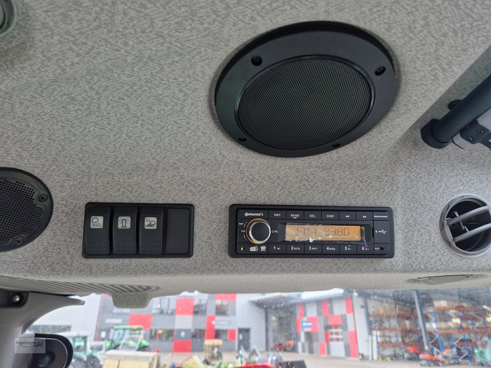 Traktor типа Deutz-Fahr 6135 C TTV, Neumaschine в Altusried-Kimratshofen (Фотография 11)