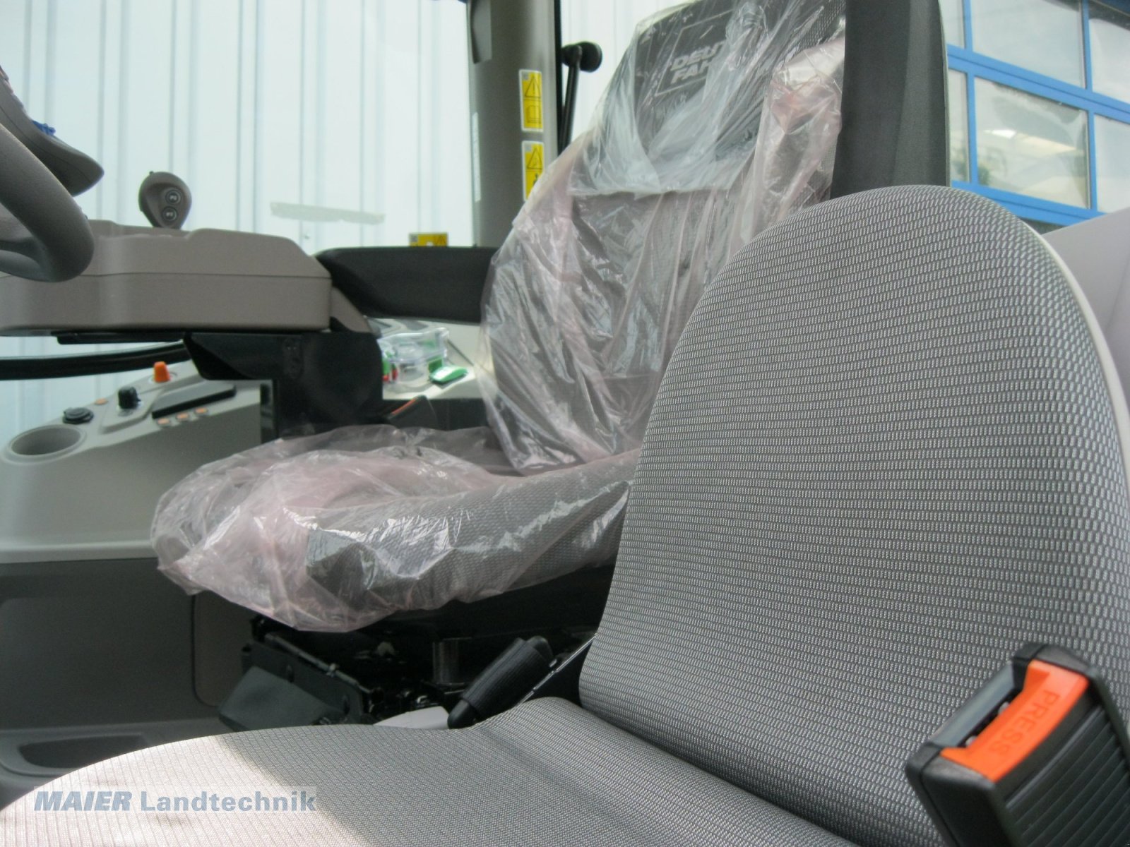 Traktor от тип Deutz-Fahr 6135 C TTV, Neumaschine в Dieterskirchen (Снимка 8)