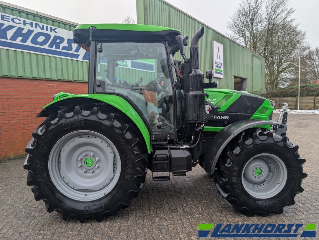 Traktor of the type Deutz-Fahr 6135 C TTV, Neumaschine in Neuenhaus (Picture 11)