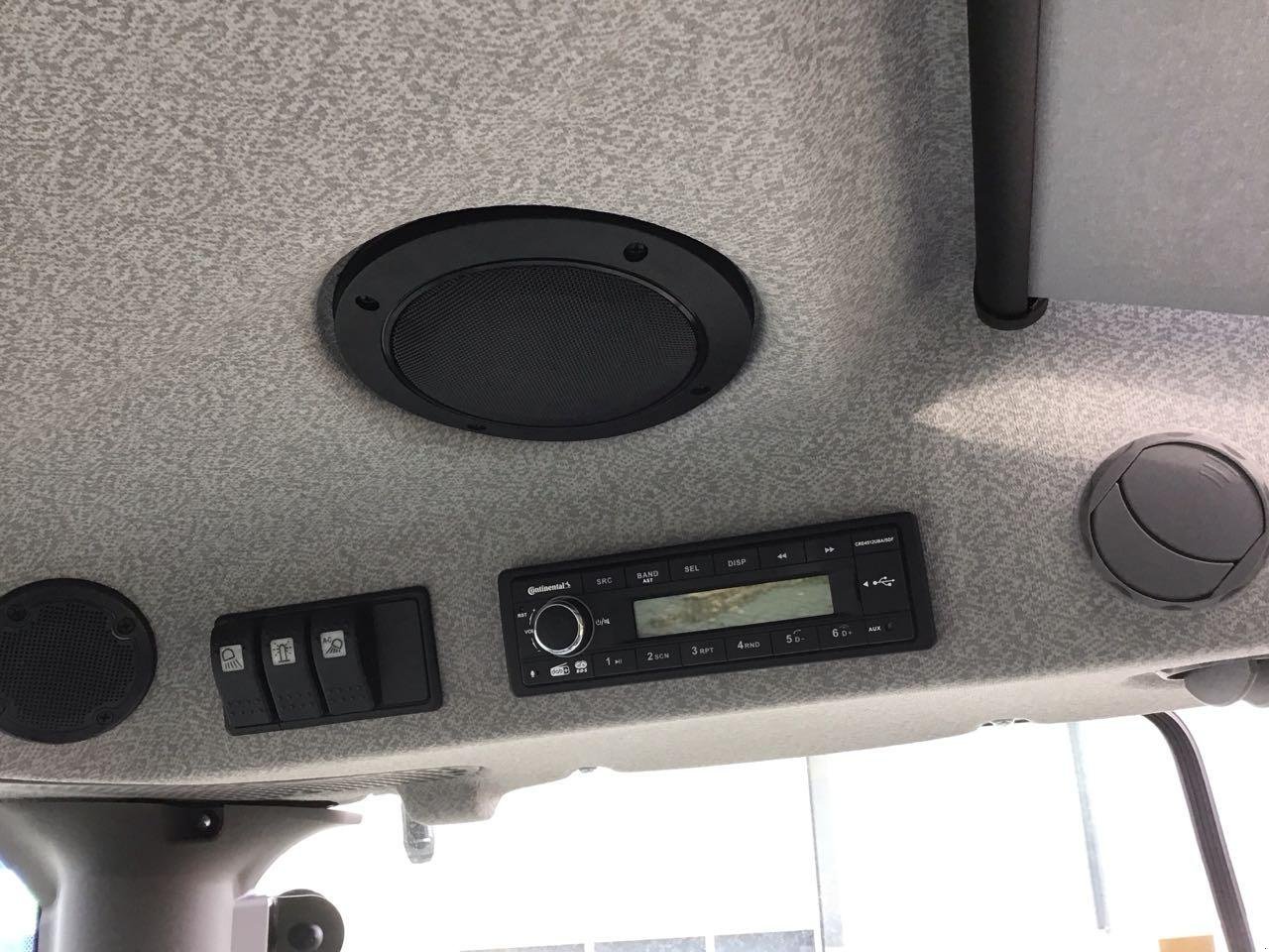 Traktor des Typs Deutz-Fahr 6135 C TTV, Neumaschine in Burgbernheim (Bild 10)