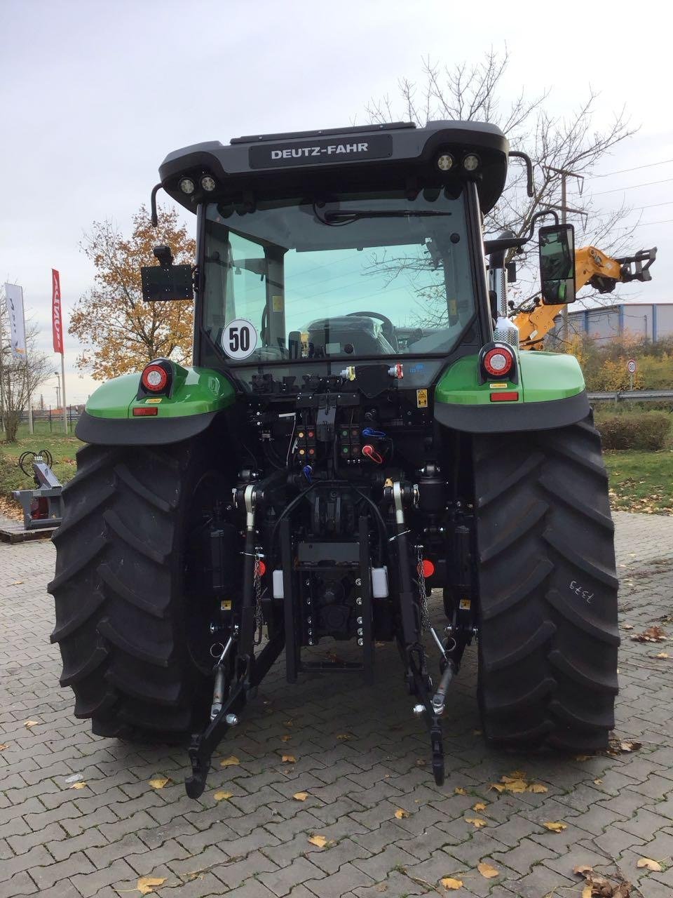 Traktor des Typs Deutz-Fahr 6135 C TTV, Neumaschine in Burgbernheim (Bild 11)