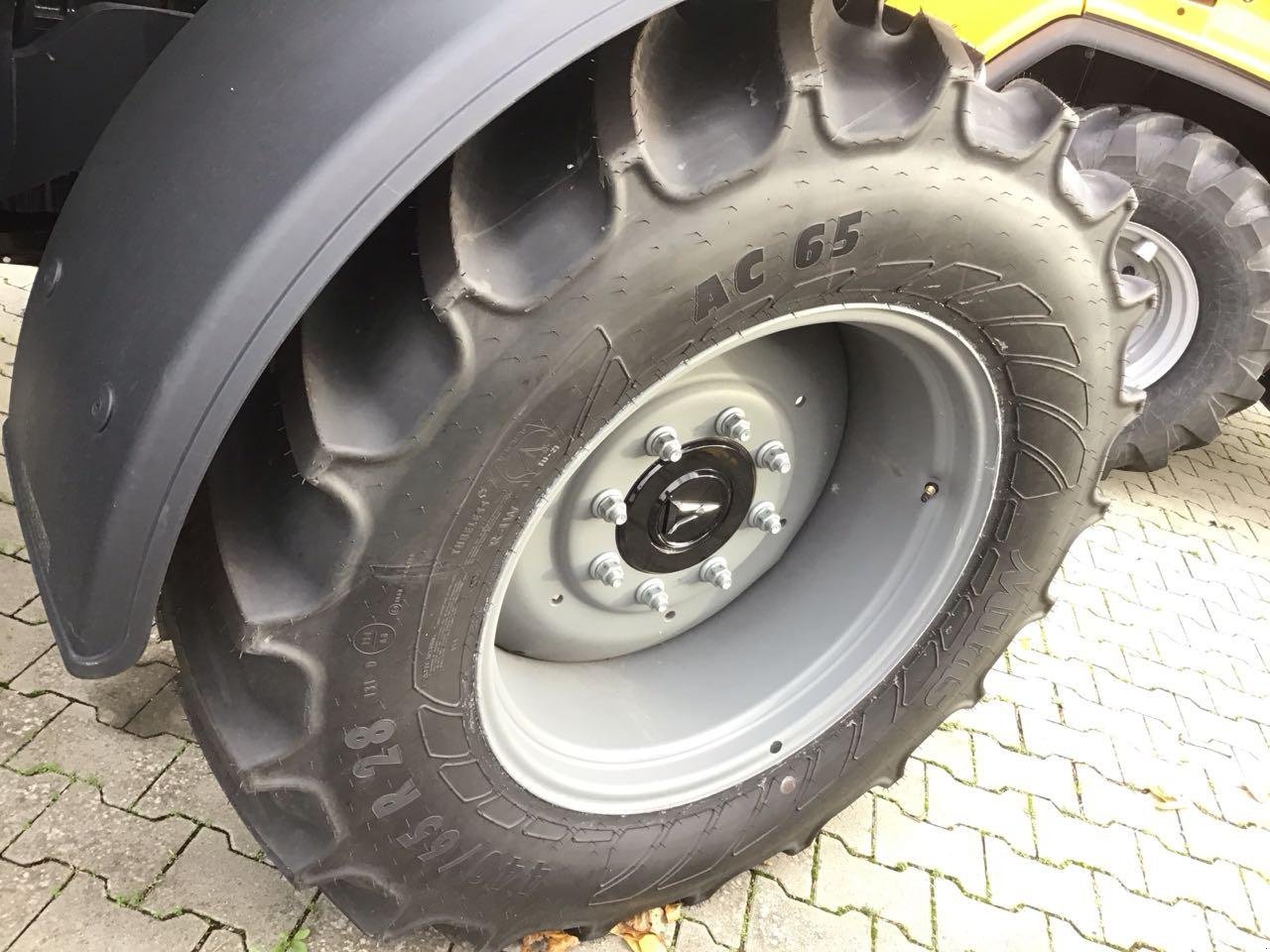 Traktor des Typs Deutz-Fahr 6135 C TTV, Neumaschine in Burgbernheim (Bild 14)