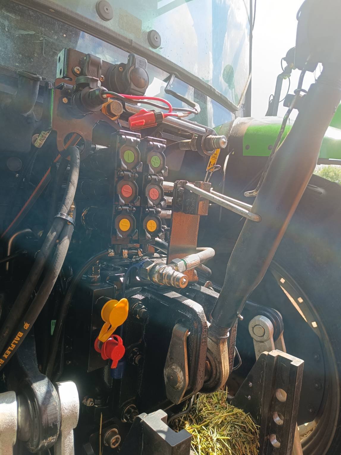 Traktor типа Deutz-Fahr 6.135 c, Gebrauchtmaschine в Le Horps (Фотография 11)