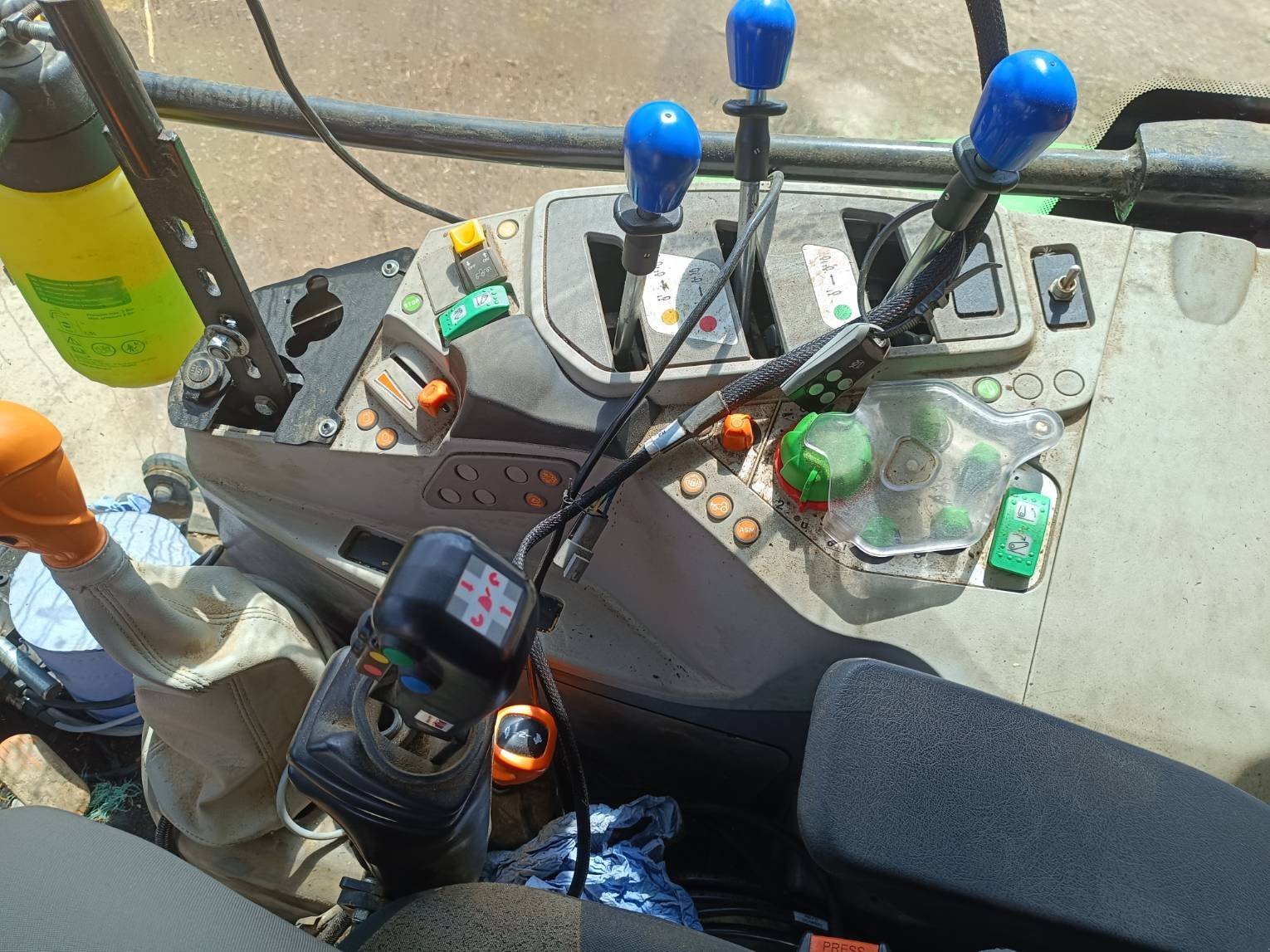 Traktor typu Deutz-Fahr 6.135 c, Gebrauchtmaschine v Le Horps (Obrázek 7)