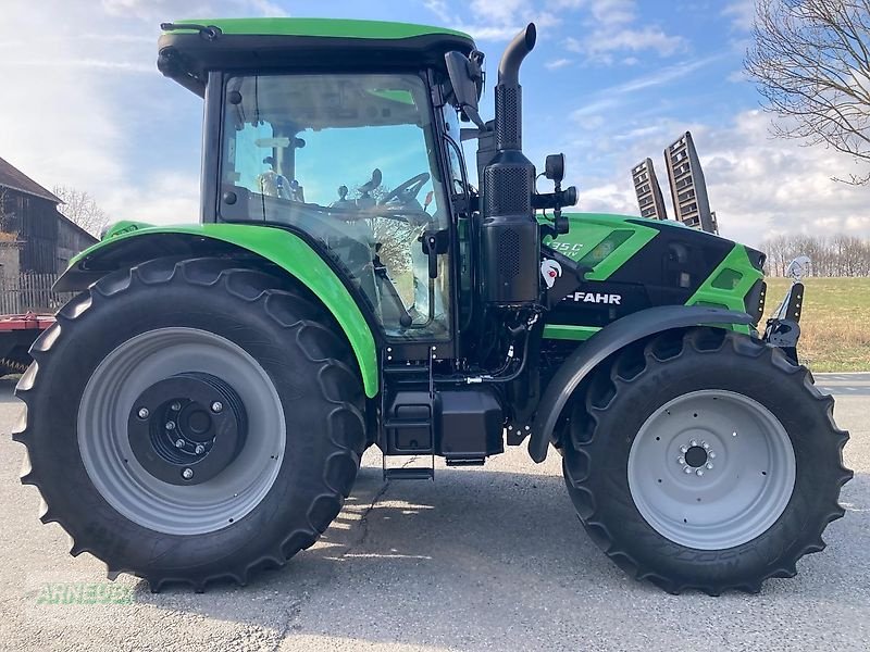 Traktor des Typs Deutz-Fahr 6135C, Neumaschine in Schlettau (Bild 4)