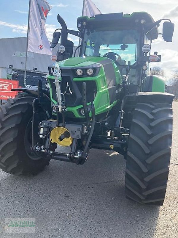 Traktor des Typs Deutz-Fahr 6135C, Neumaschine in Schlettau (Bild 3)
