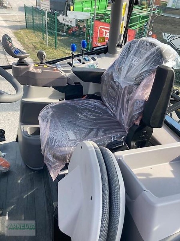 Traktor des Typs Deutz-Fahr 6135C, Neumaschine in Schlettau (Bild 8)