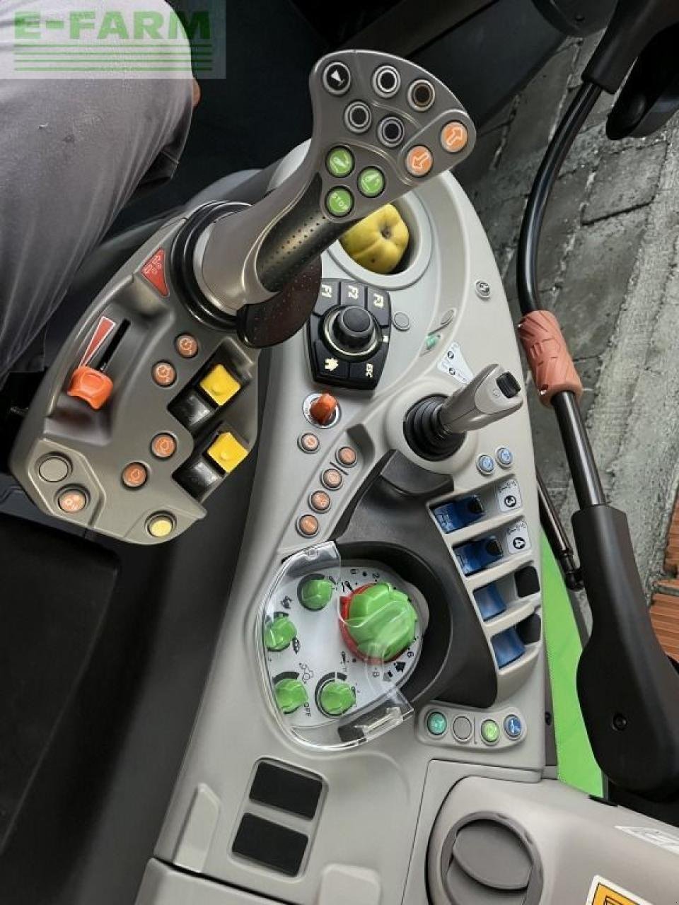 Traktor tip Deutz-Fahr 6140 TTV, Gebrauchtmaschine in Hamburg (Poză 22)