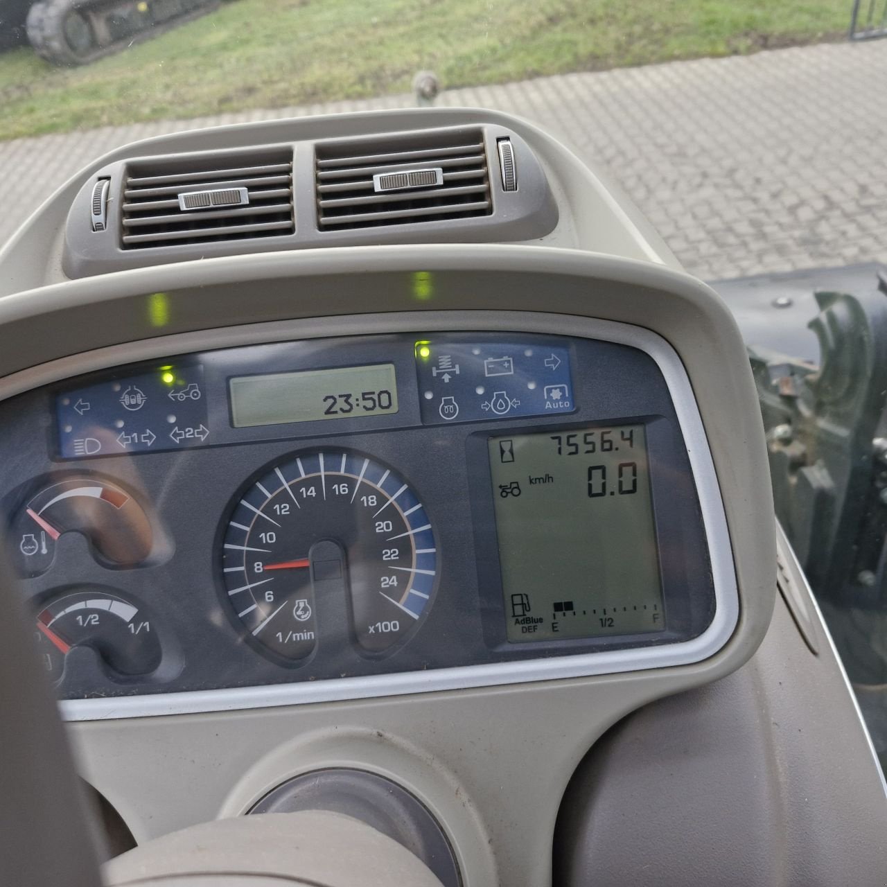 Traktor типа Deutz-Fahr 6140 TTV, Gebrauchtmaschine в Daarle (Фотография 7)