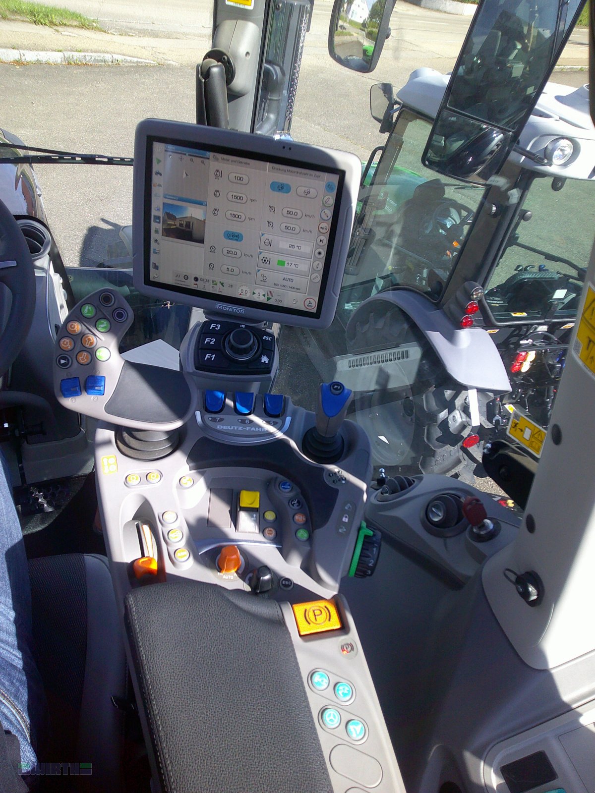 Traktor typu Deutz-Fahr 6140.4 TTV "Vorführer", Neumaschine v Buchdorf (Obrázek 14)