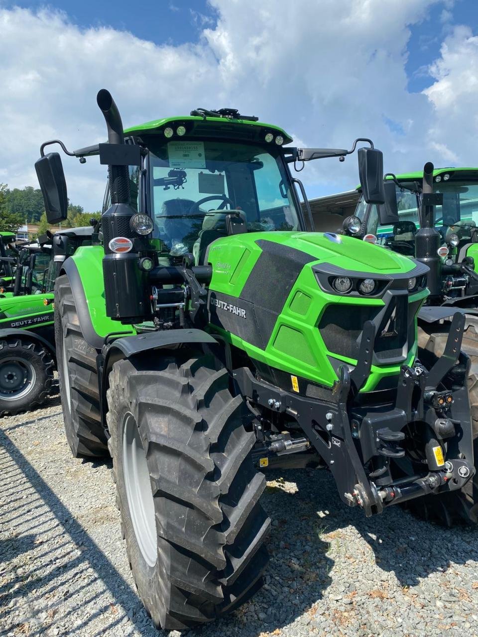 Traktor of the type Deutz-Fahr 6140.4 TTV, Neumaschine in Eslohe–Bremke (Picture 2)